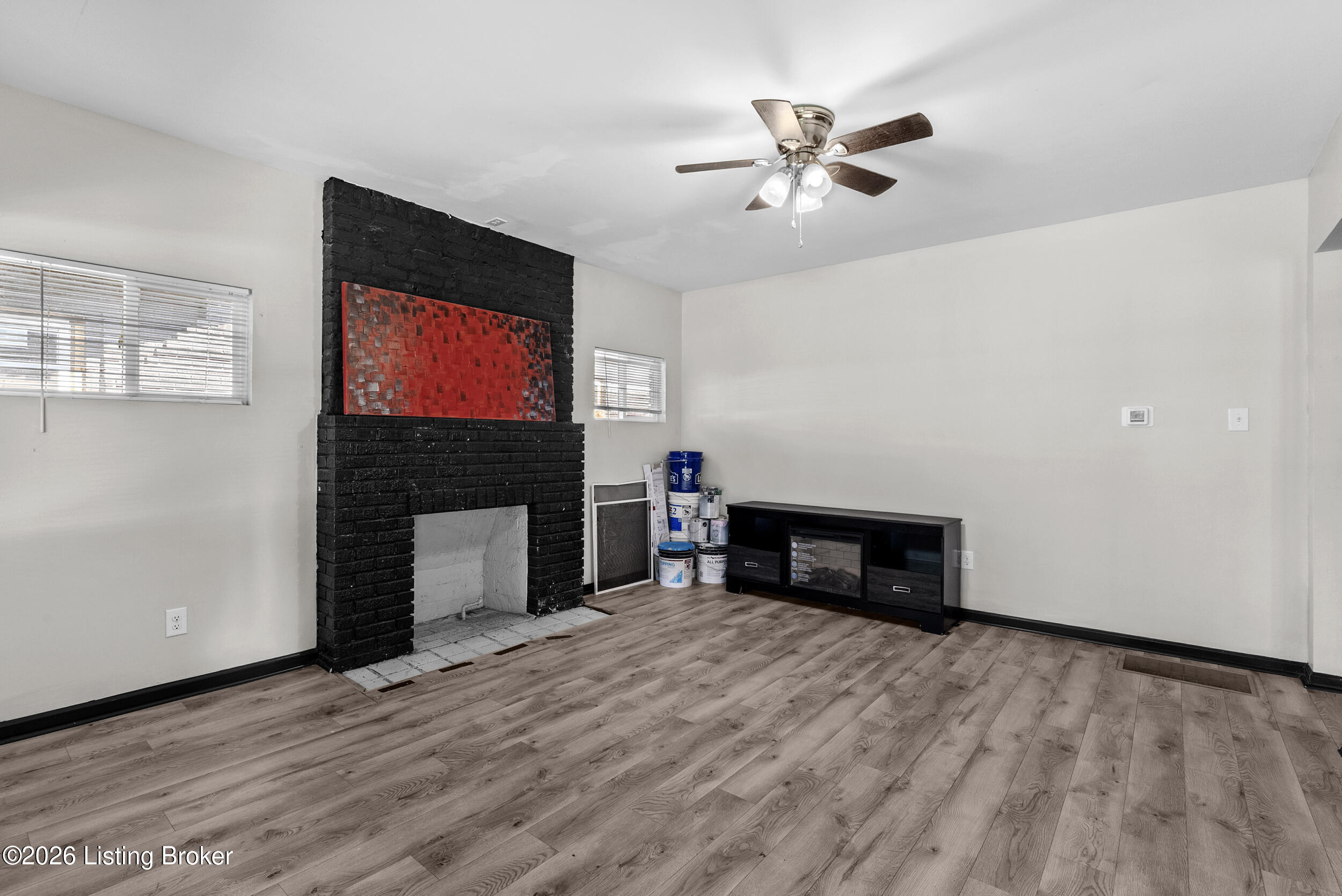 3205 W Broadway Property Photo 4
