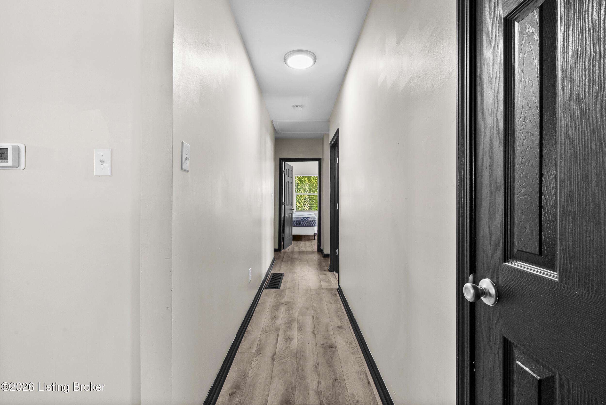 3205 W Broadway Property Photo 8