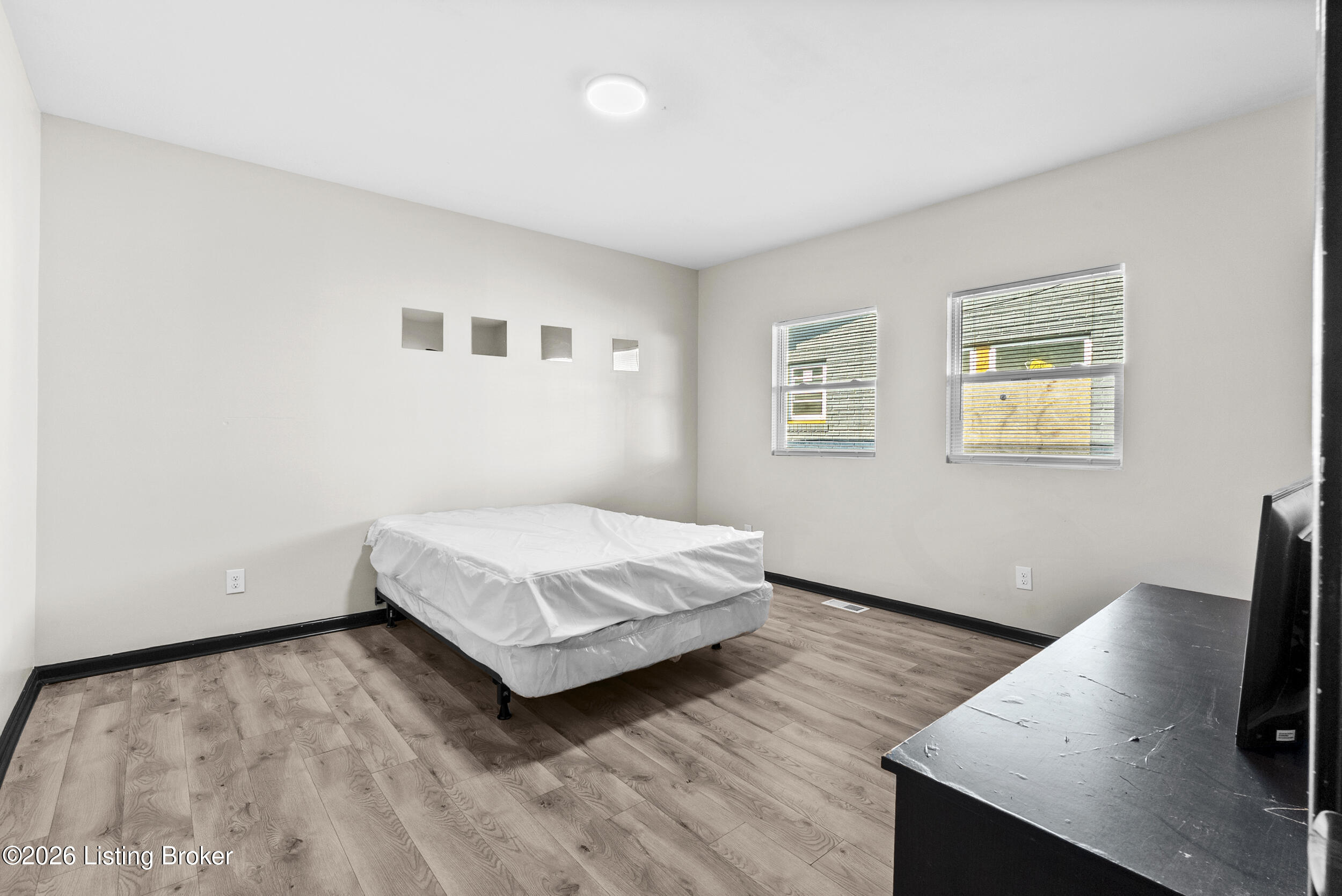 3205 W Broadway Property Photo 15