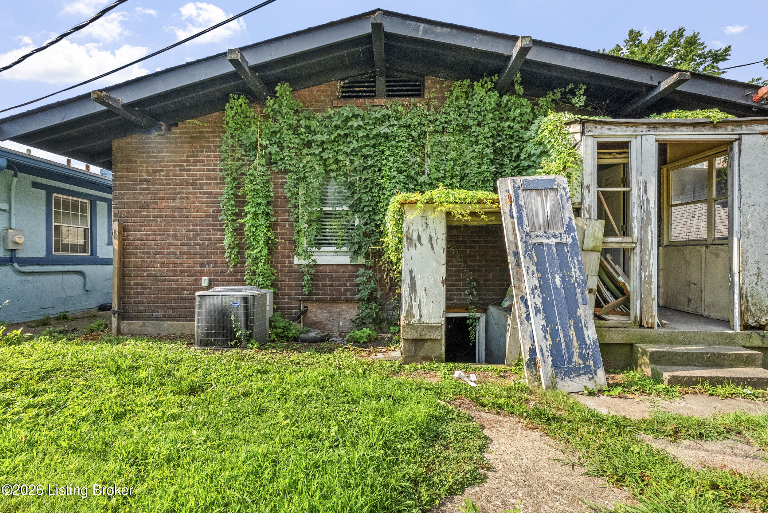 3205 W Broadway Property Photo 17