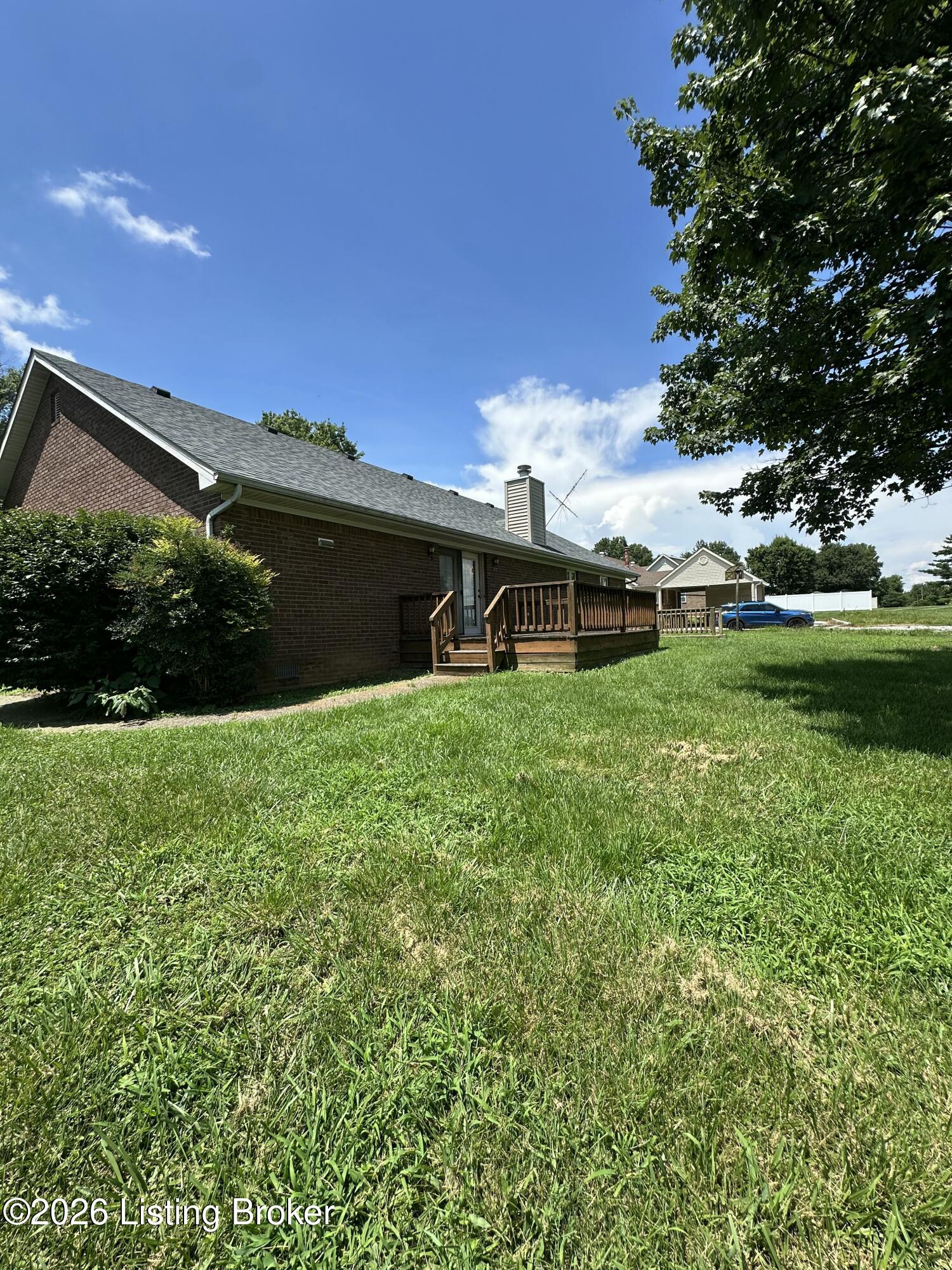 60 Gray St Property Photo 4
