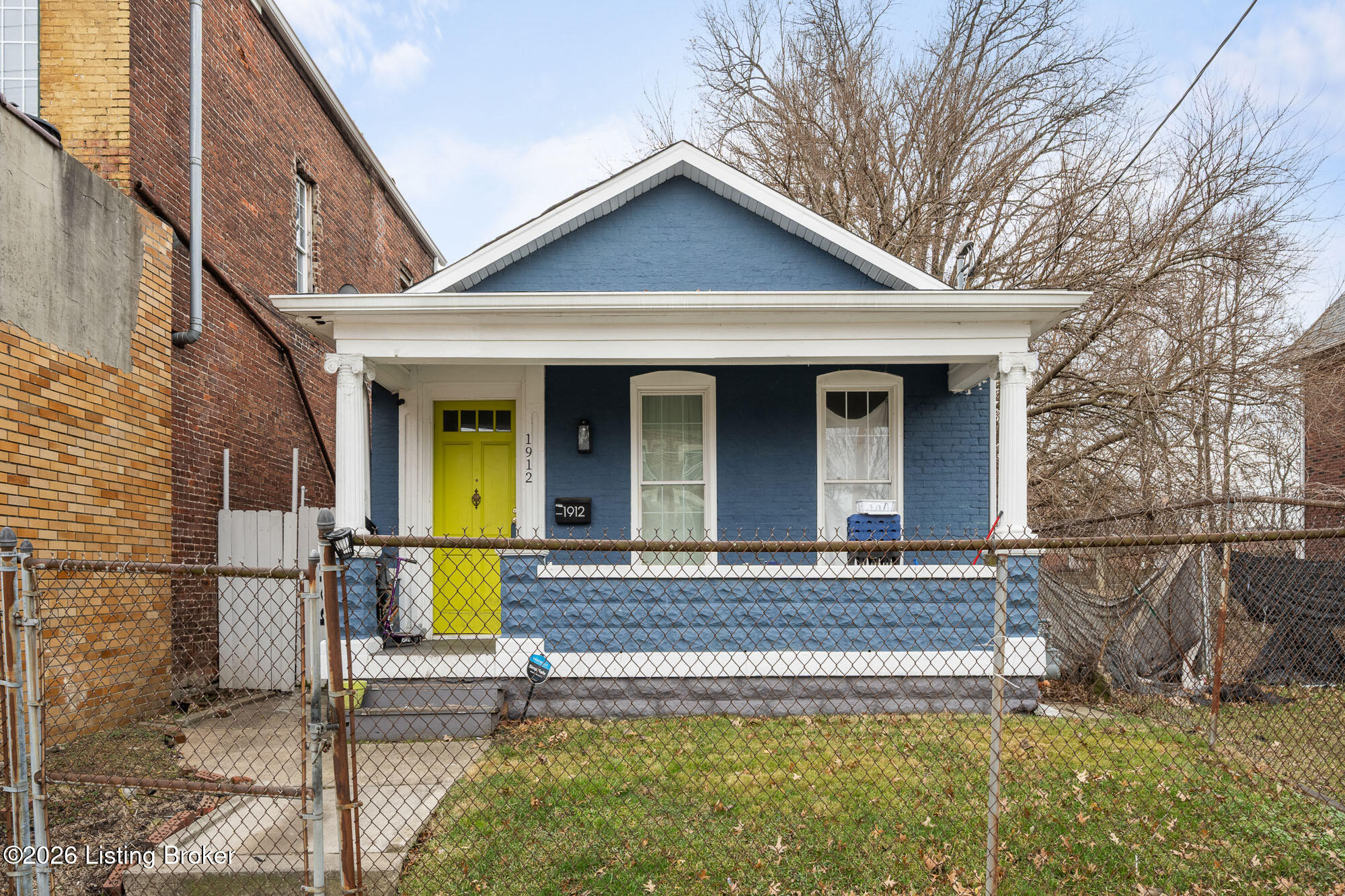 1912 W Market St Property Photo 1