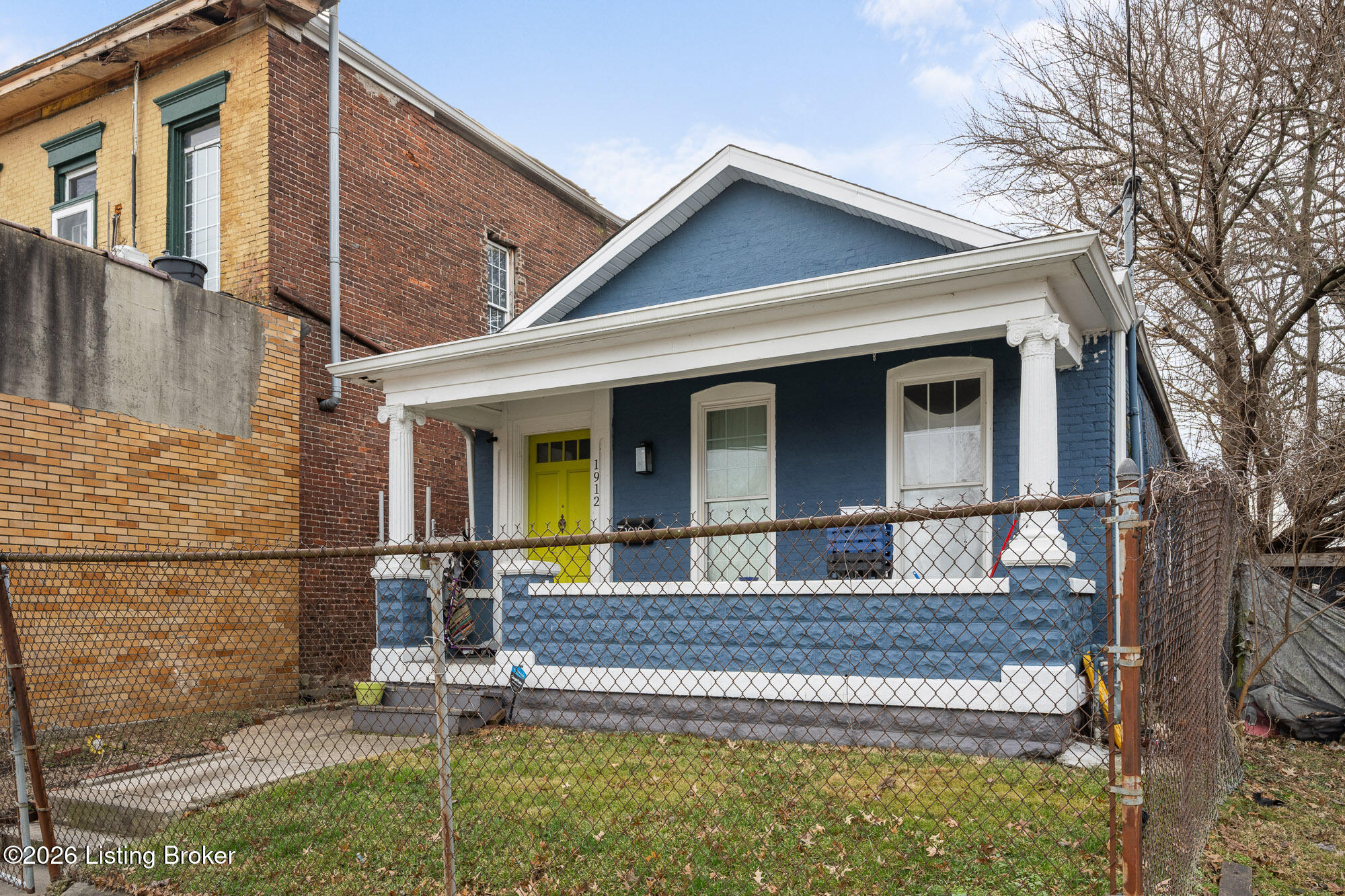 1912 W Market St Property Photo 2
