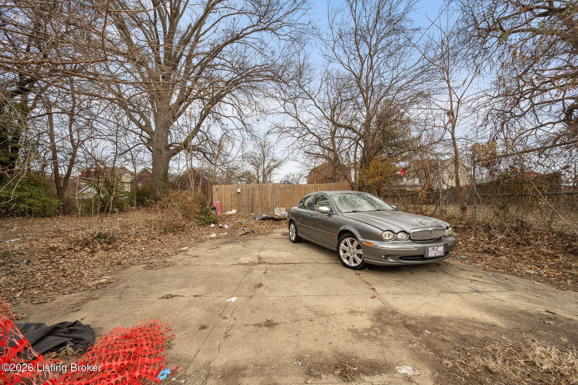 1912 W Market St Property Photo 5