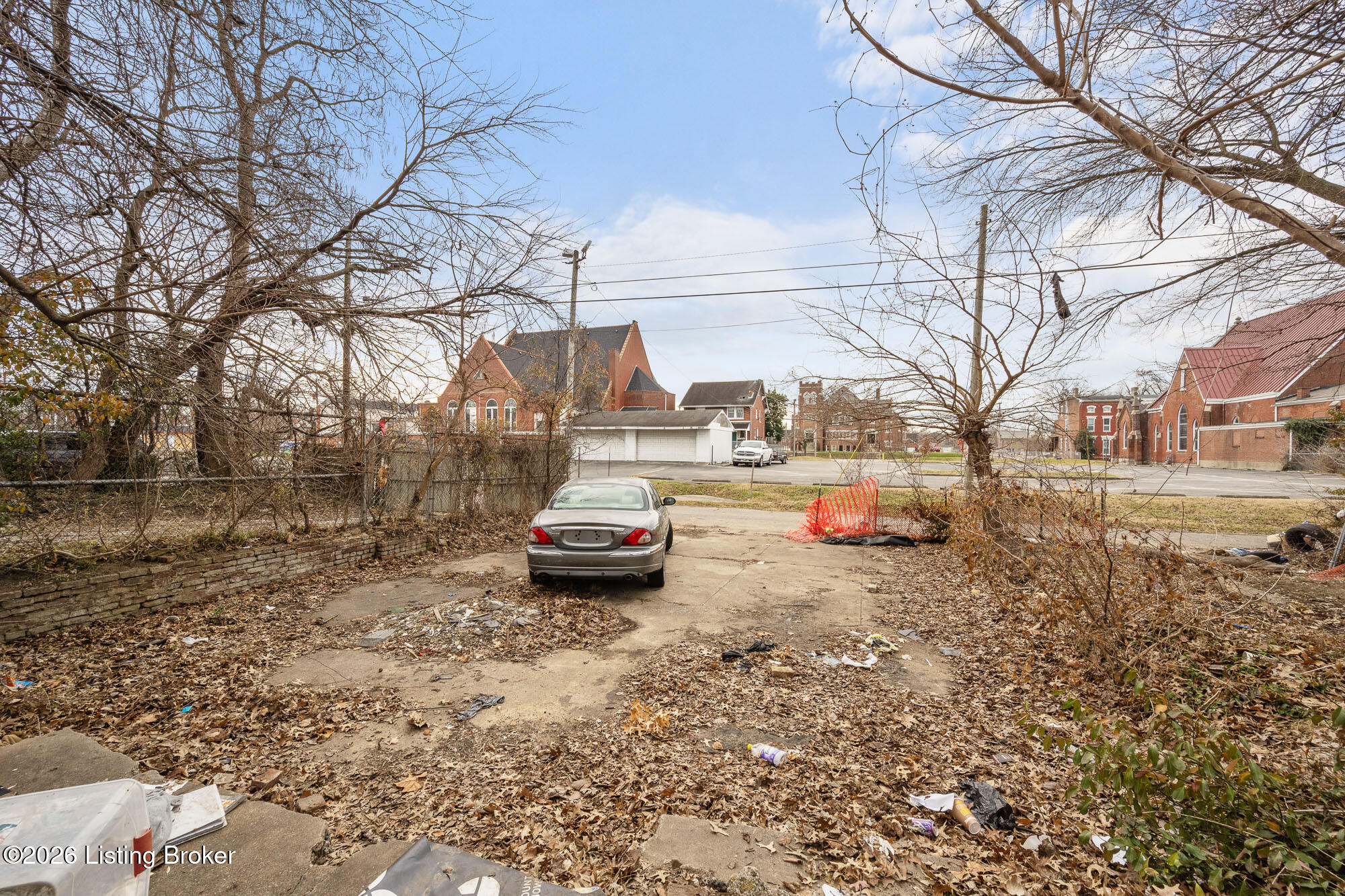 1912 W Market St Property Photo 6