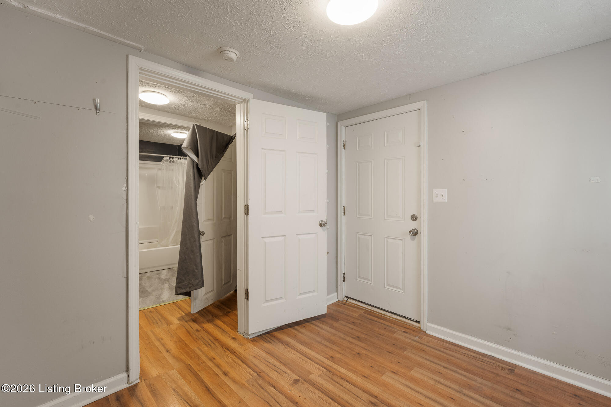 1912 W Market St Property Photo 11
