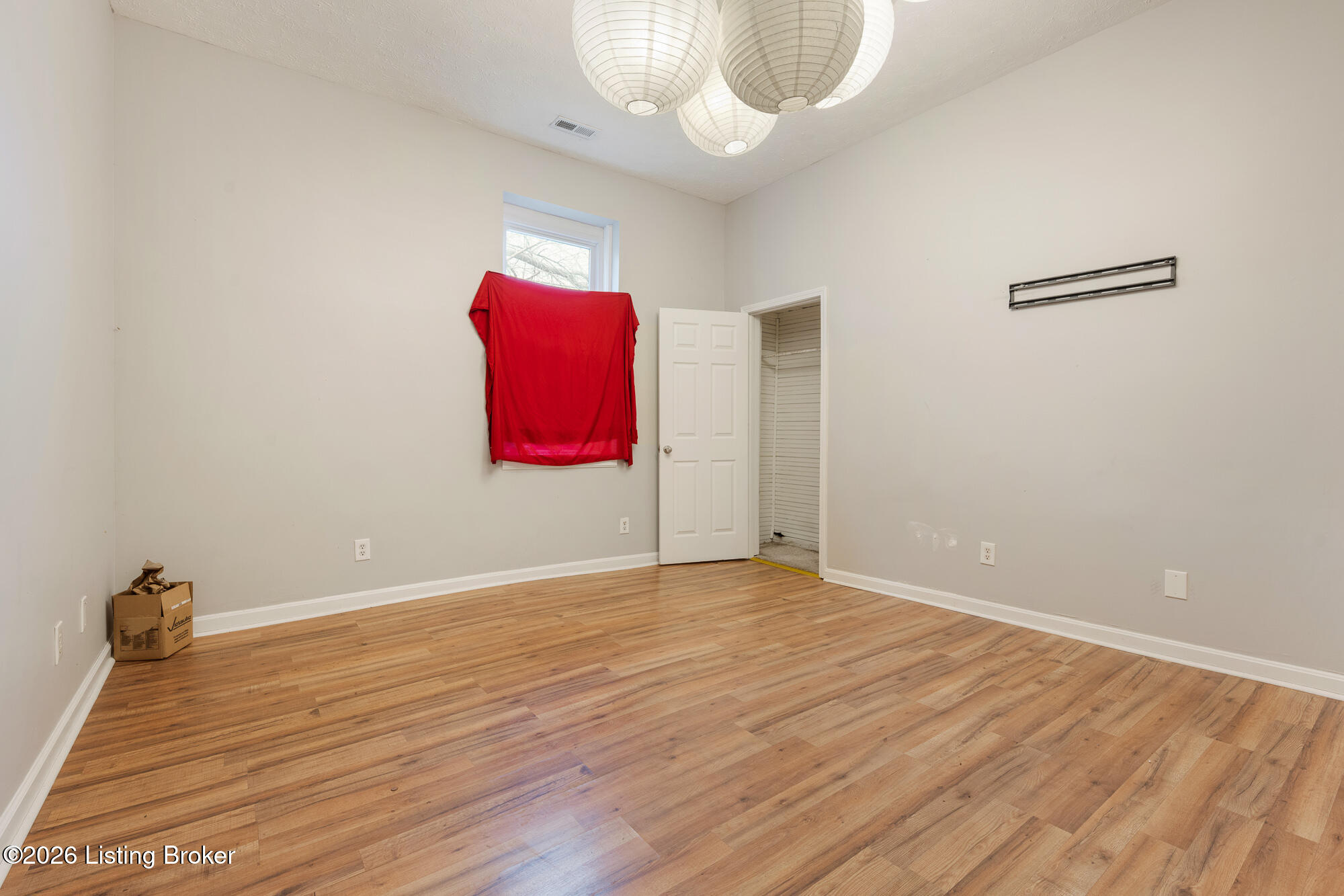 1912 W Market St Property Photo 21