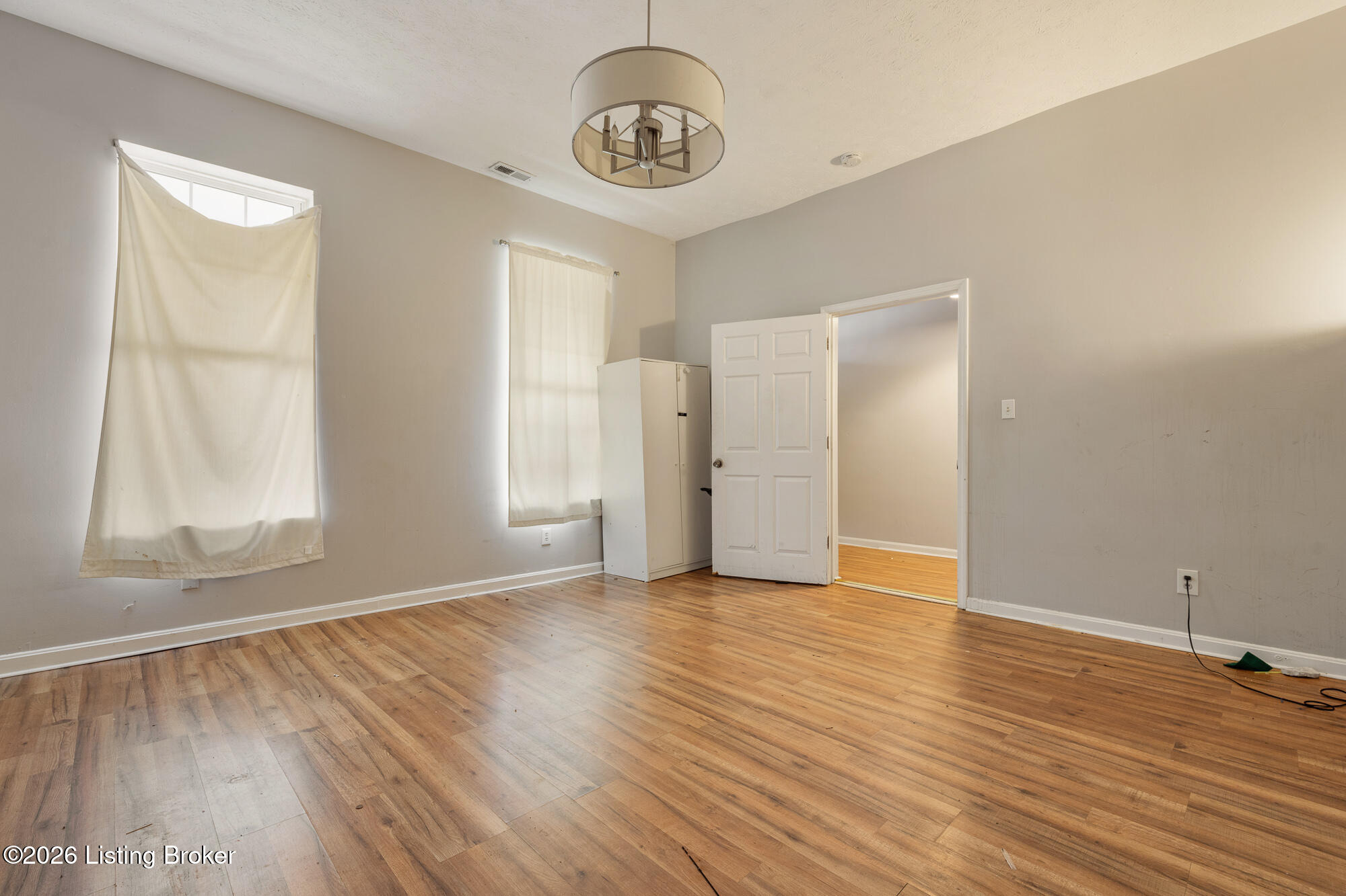 1912 W Market St Property Photo 24