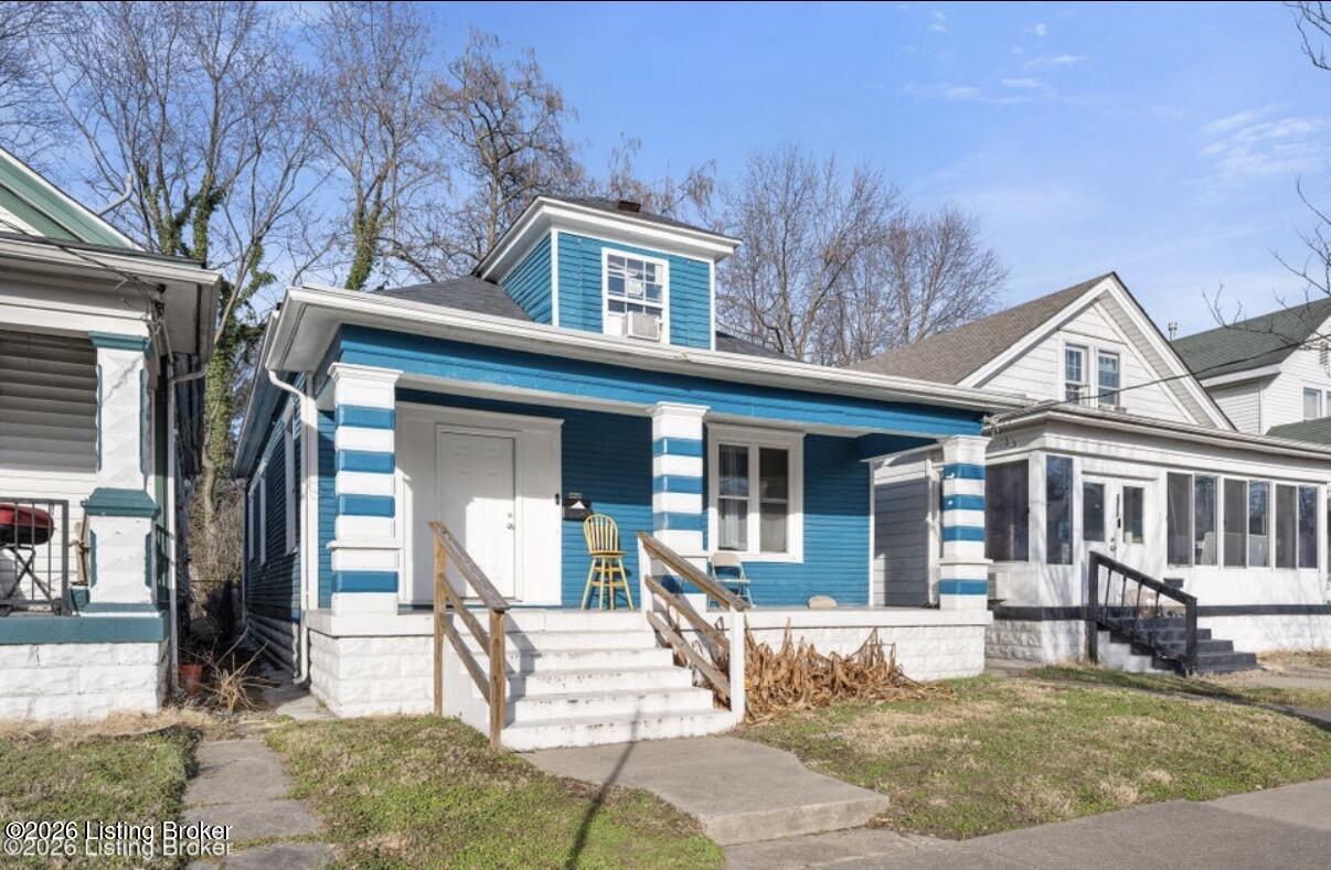 2219 W Oak St Property Photo 1