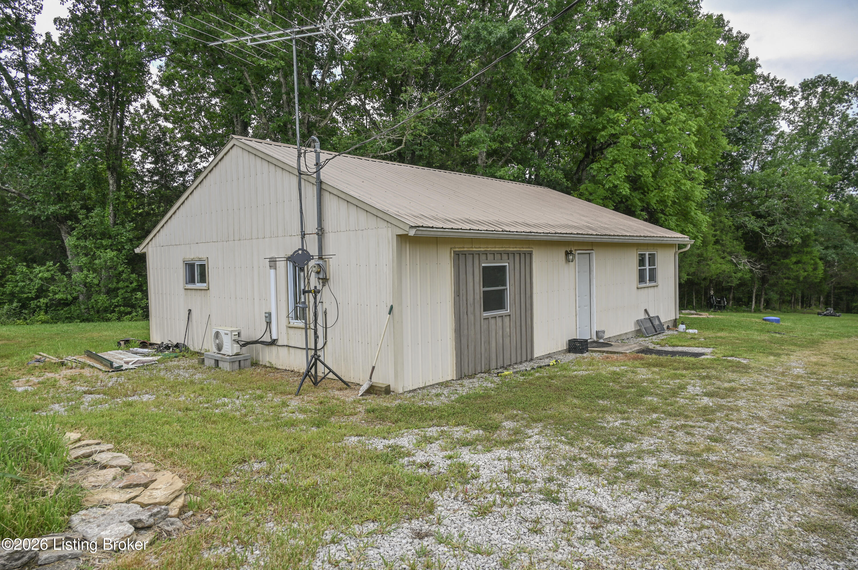 654 Gest Rd Property Photo 43