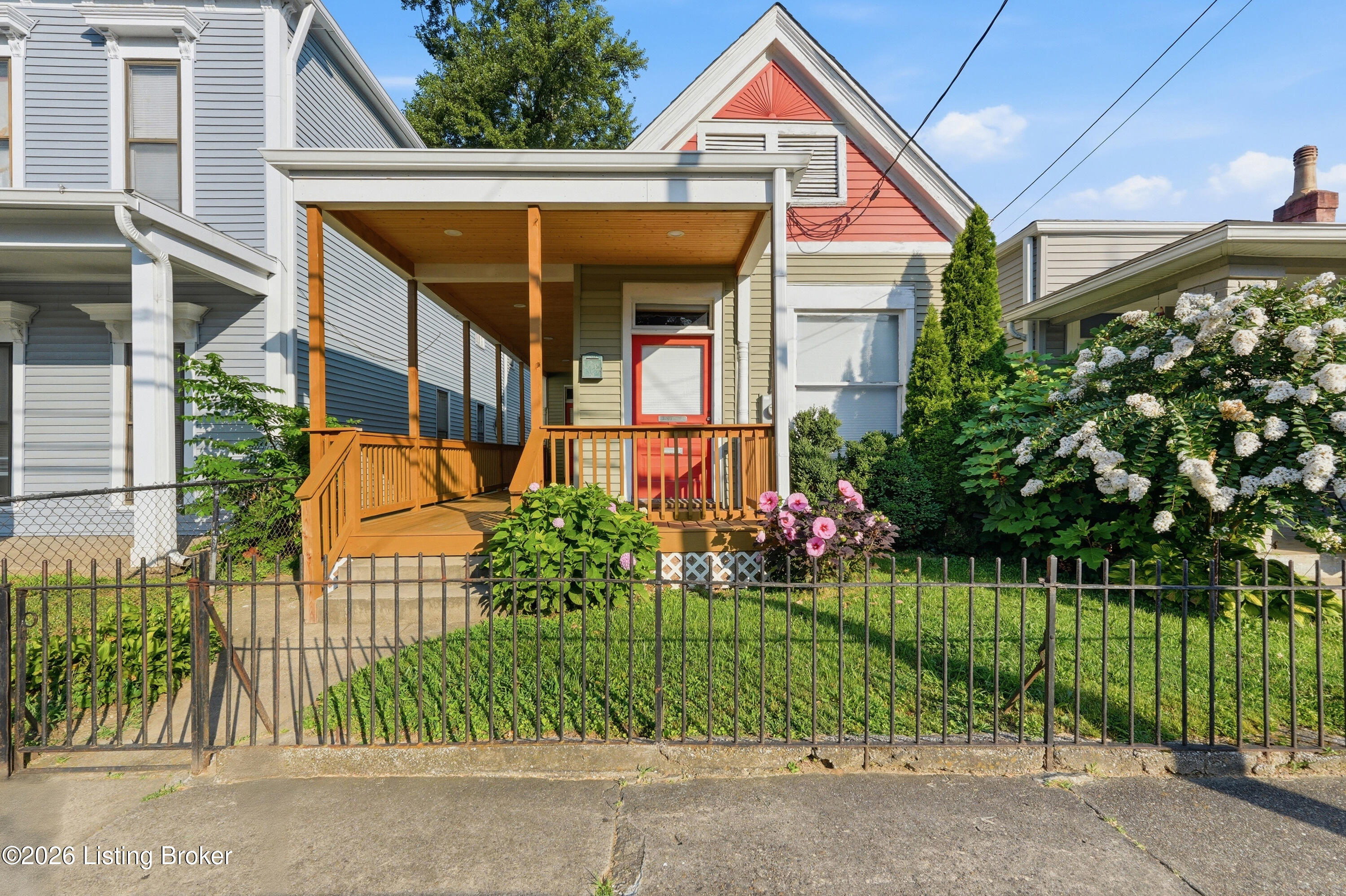 218 Pope St Property Photo 1