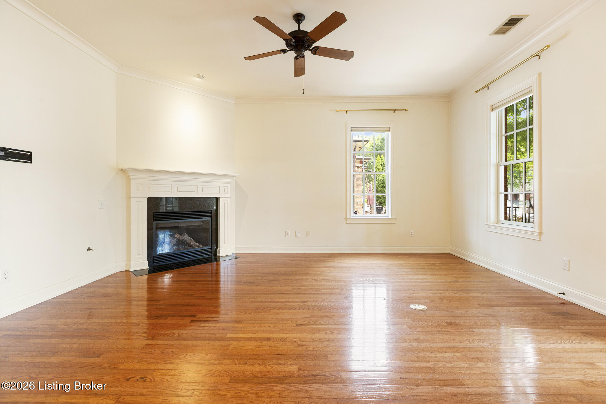 9509 Delphinium St 102 Property Photo 11