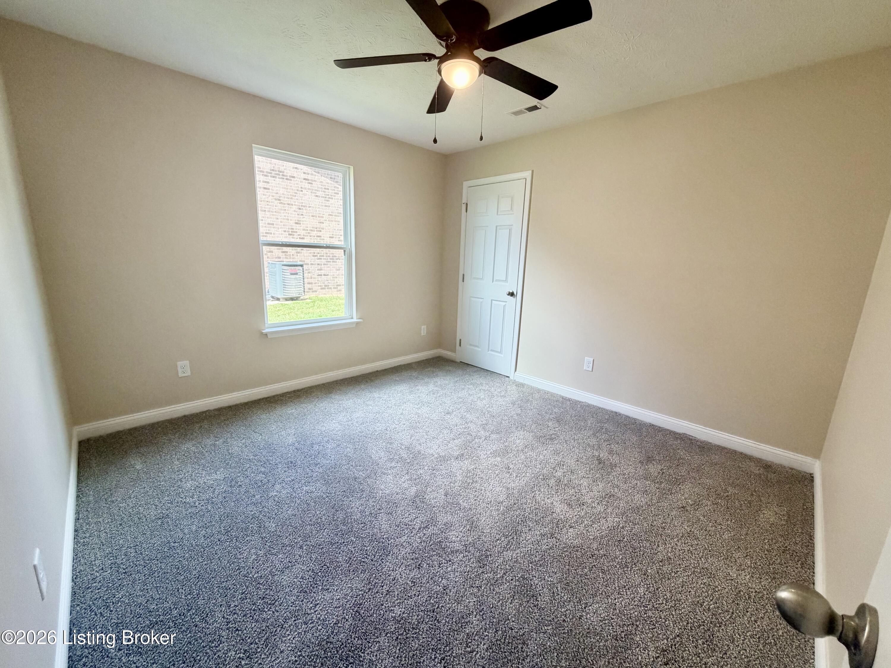 338 Breckinridge Cir Property Photo 4