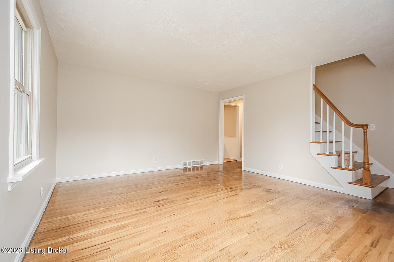 6106 Morning Glory Ln Property Photo 5