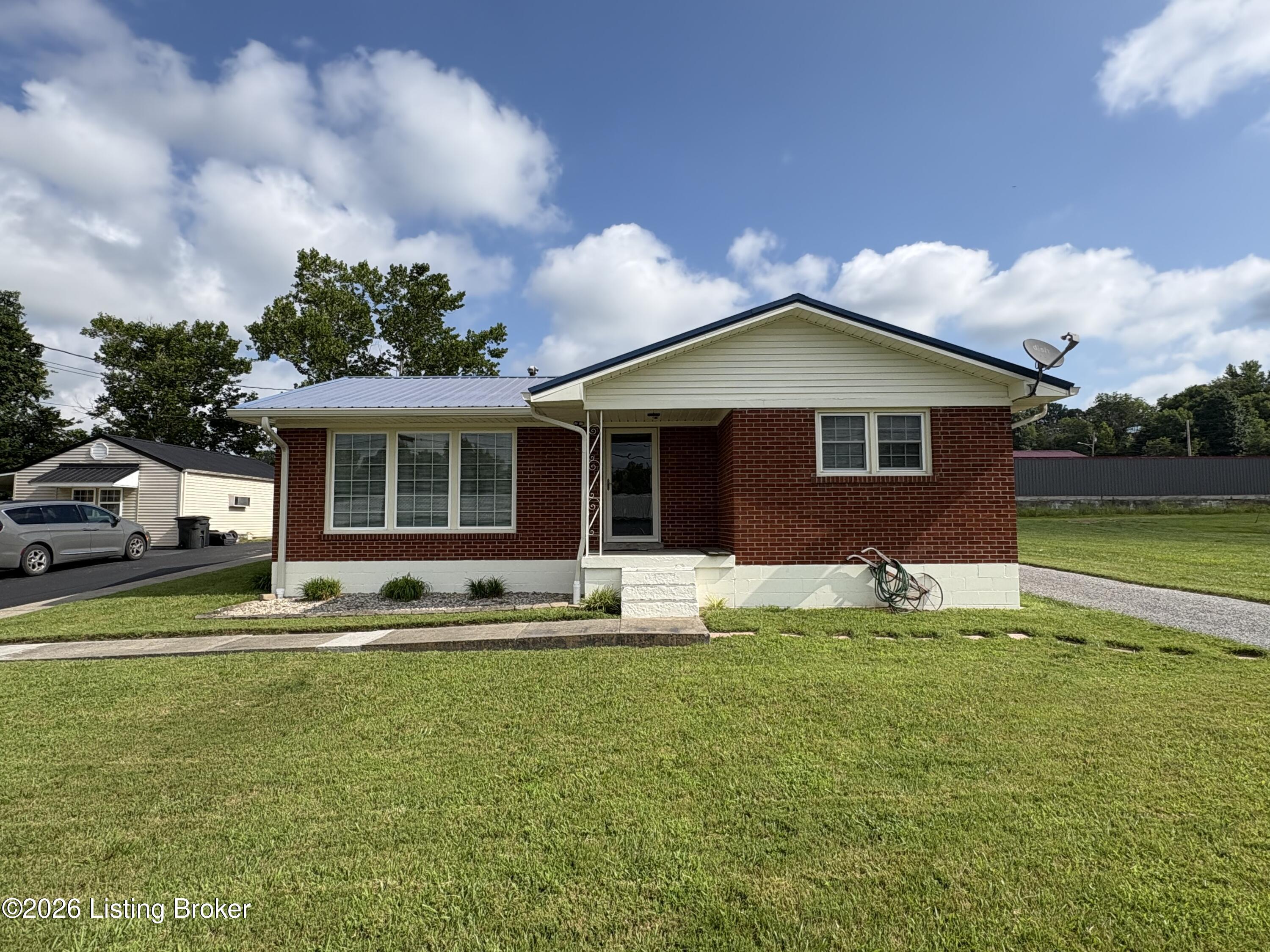 106 Meadow Ln Property Photo 1