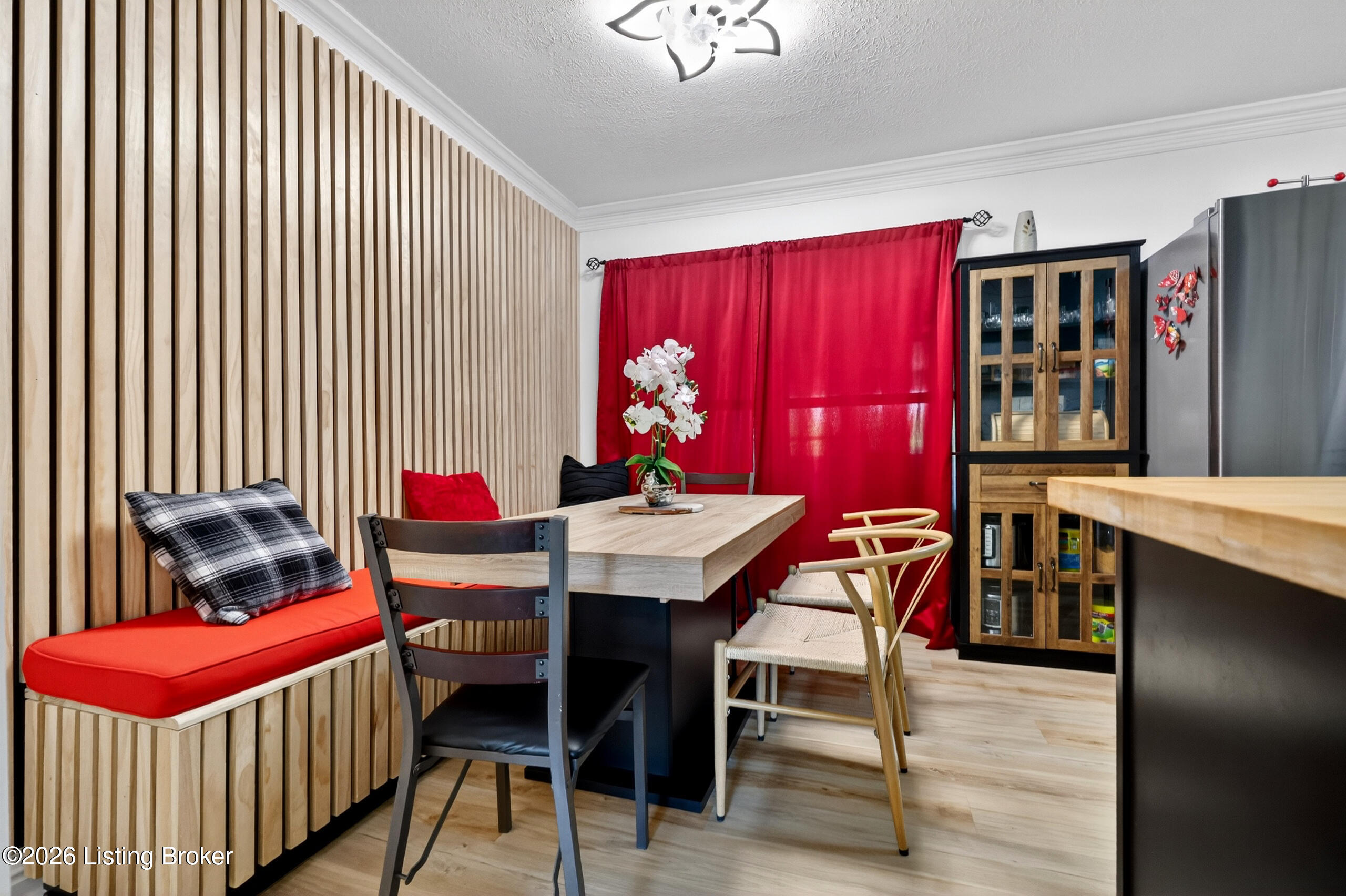 448 New St Property Photo 10