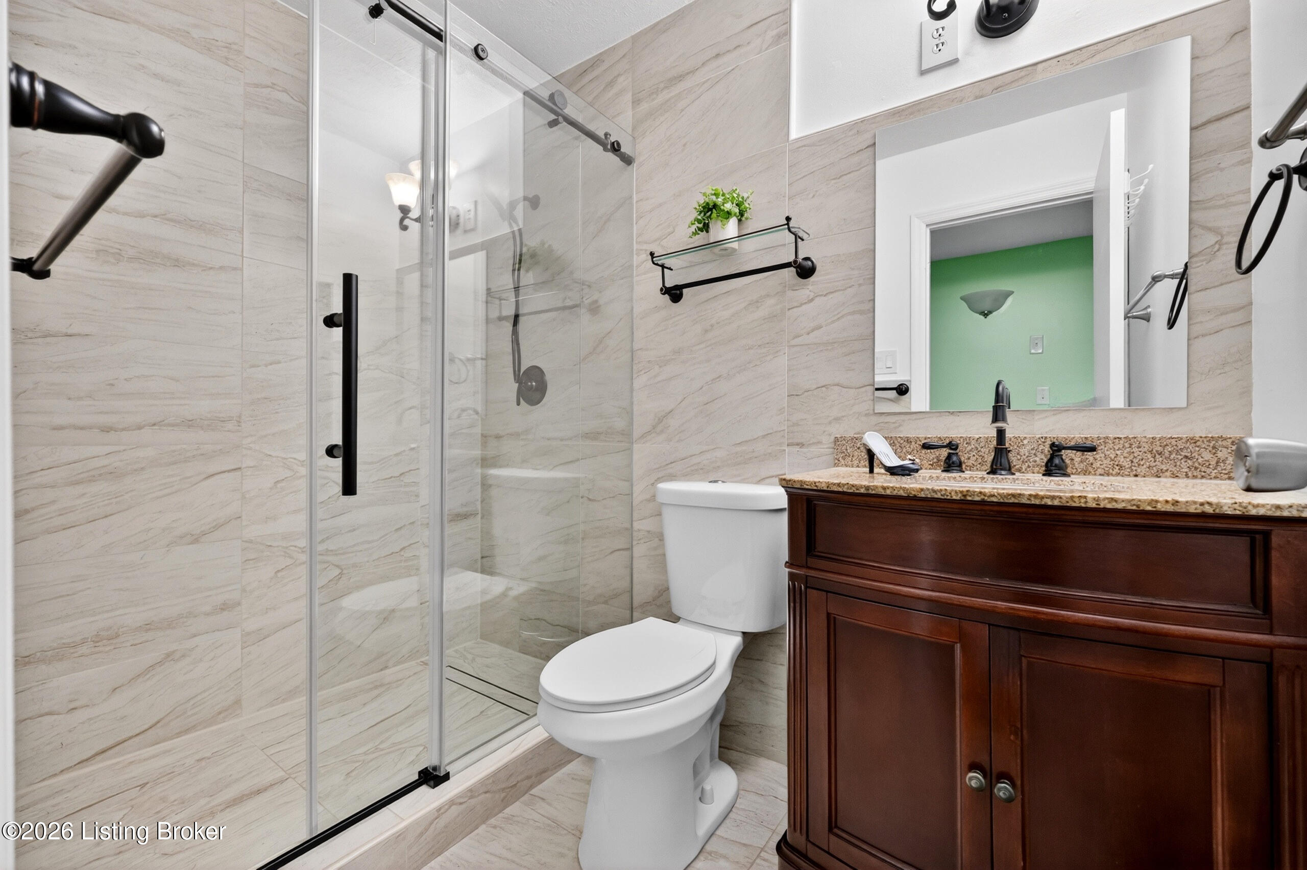 448 New St Property Photo 23
