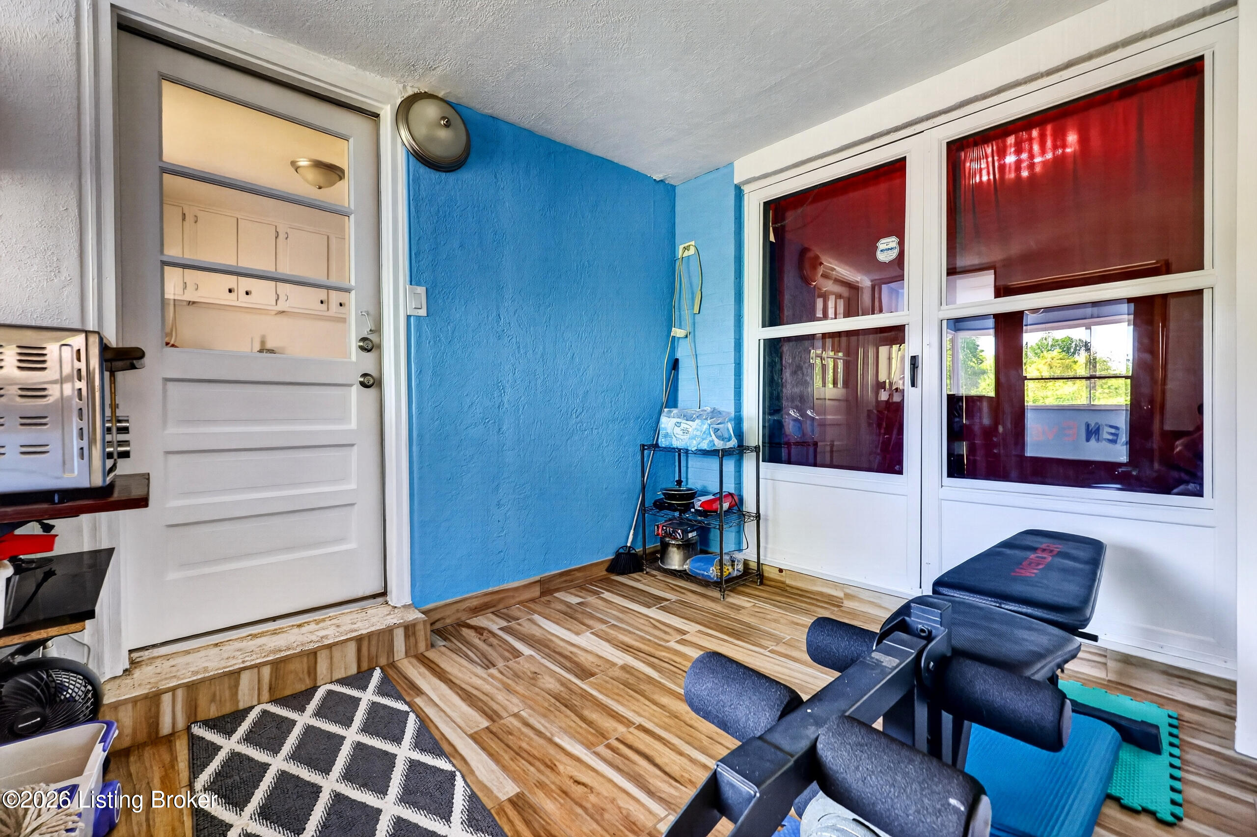448 New St Property Photo 26
