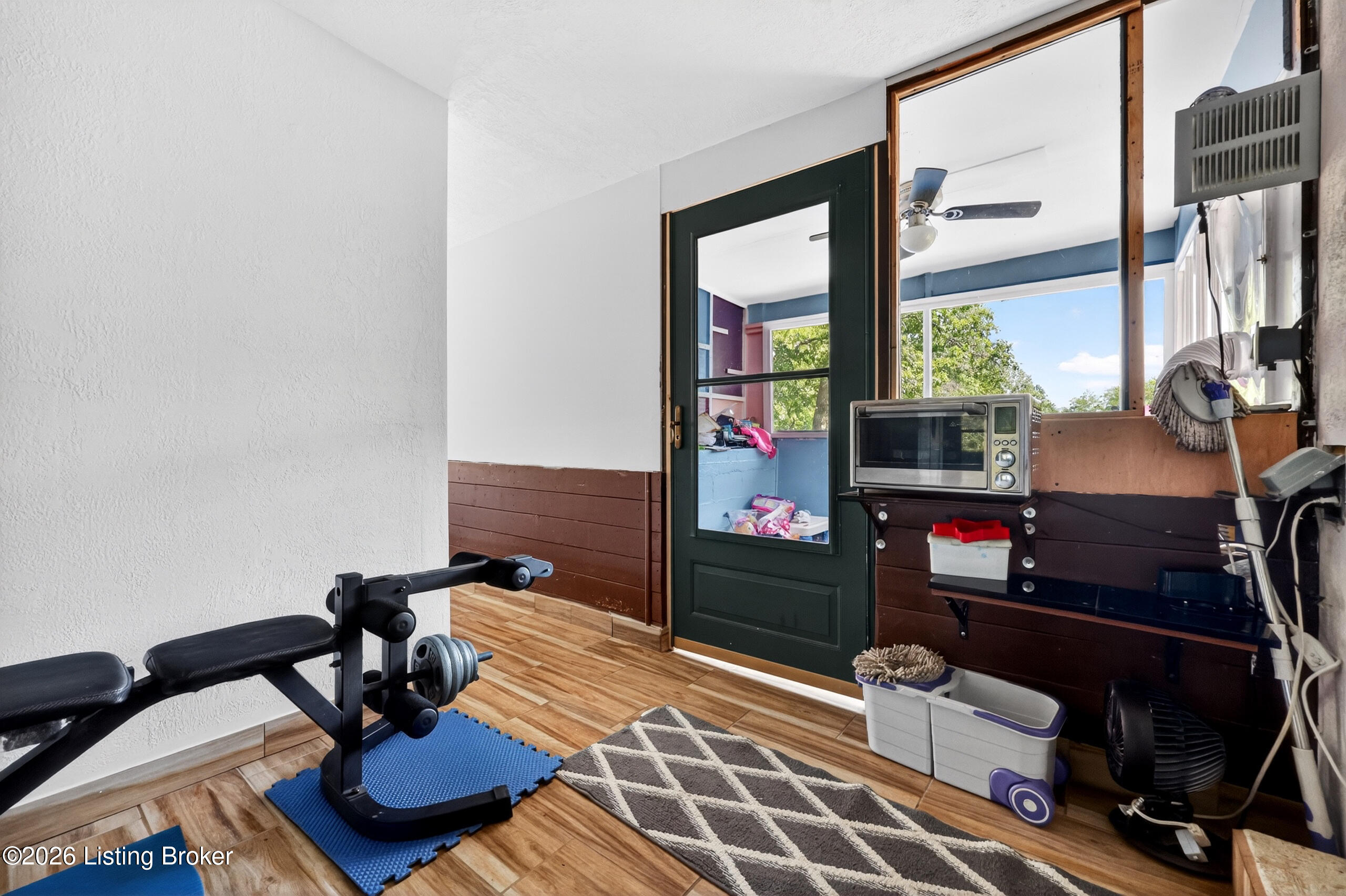448 New St Property Photo 27