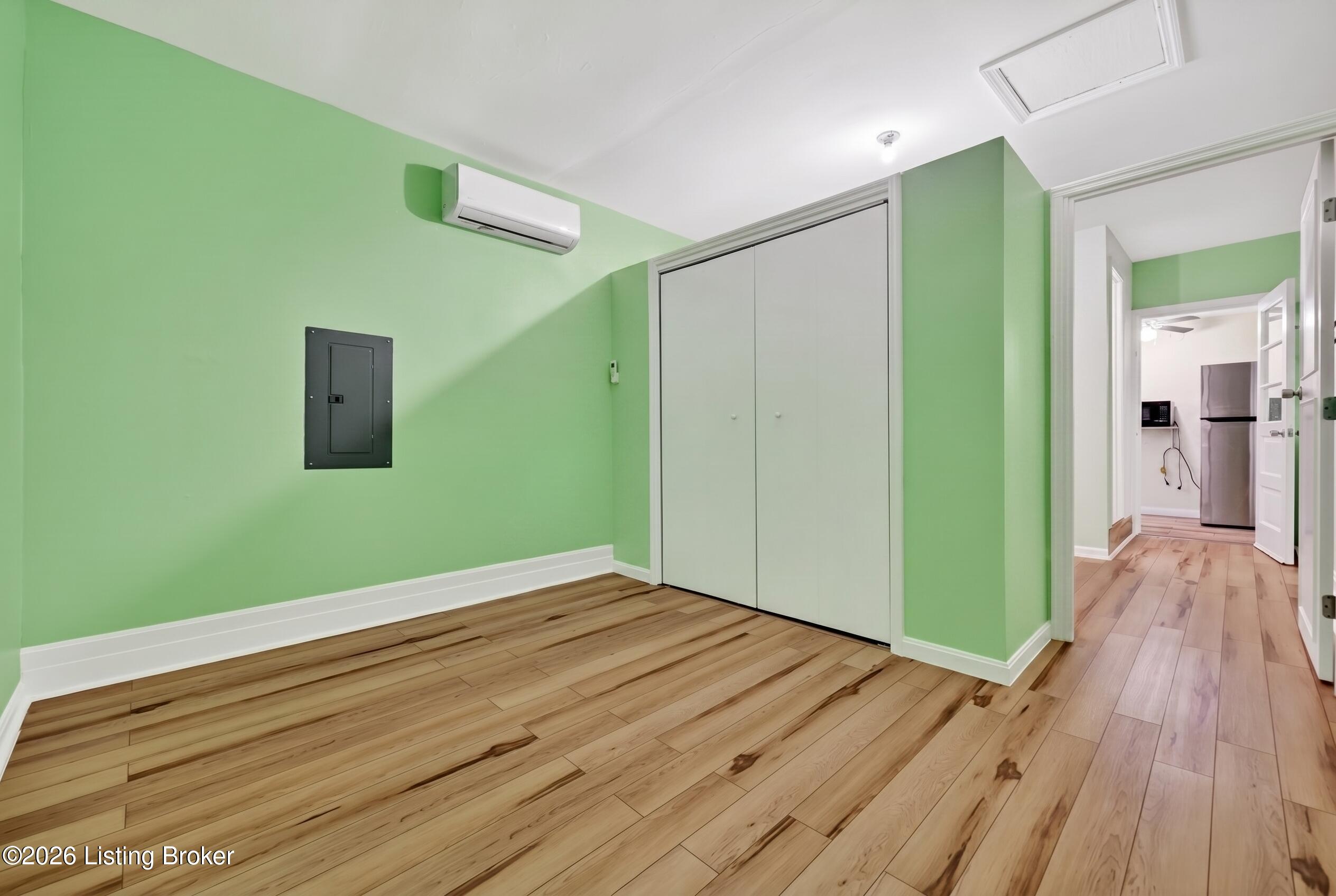 448 New St Property Photo 35