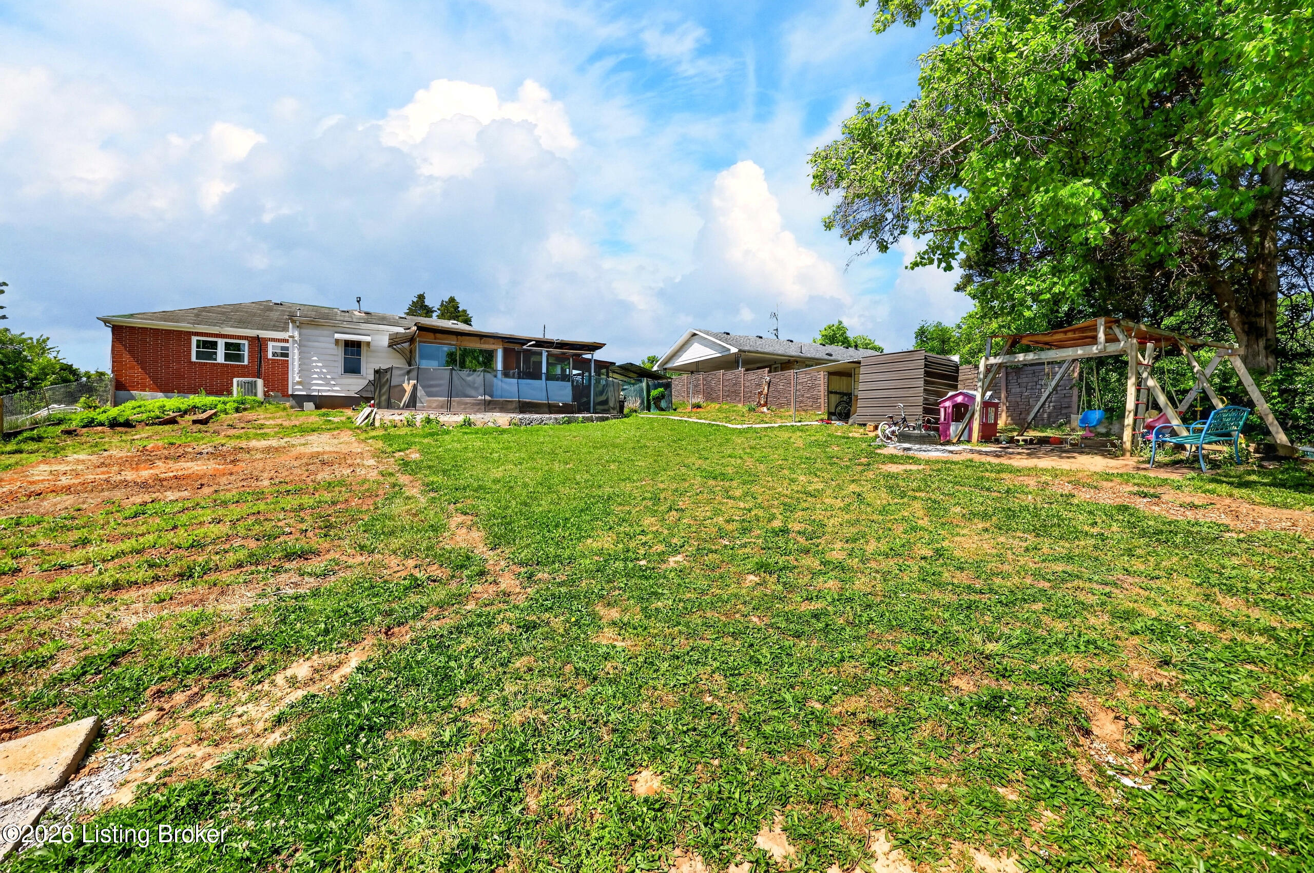 448 New St Property Photo 37