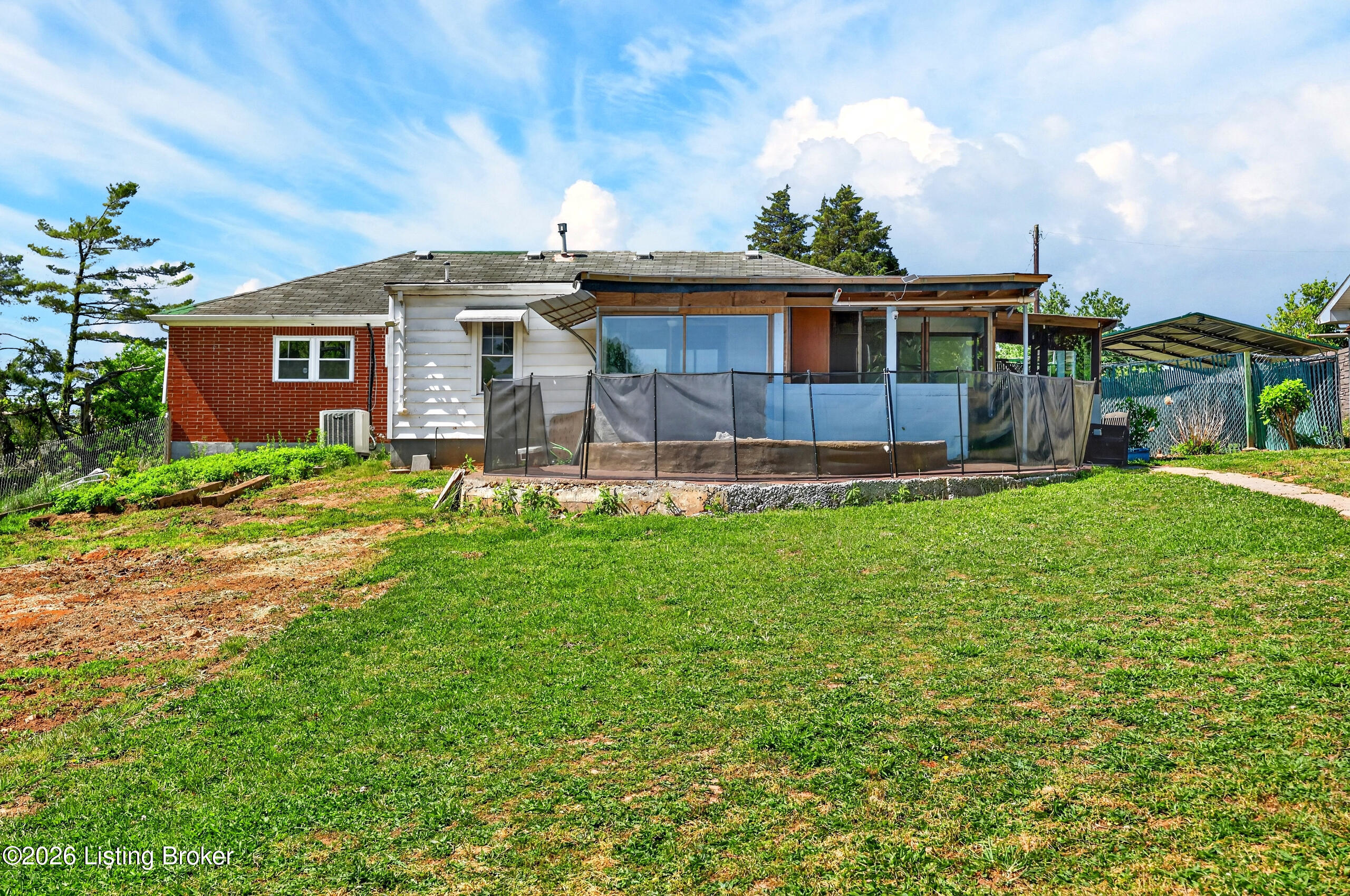 448 New St Property Photo 38