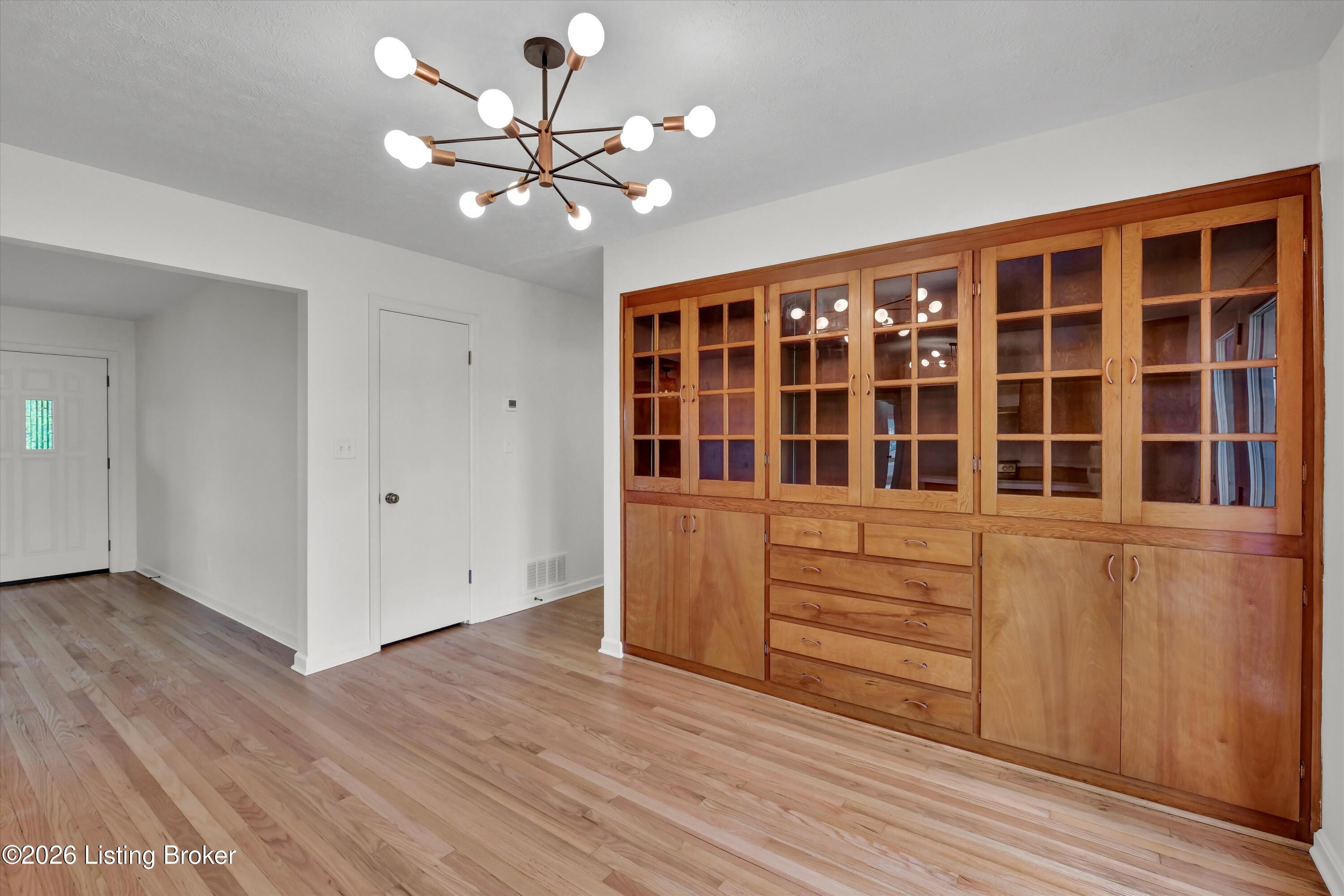 334 S Bardstown Rd Property Photo 3