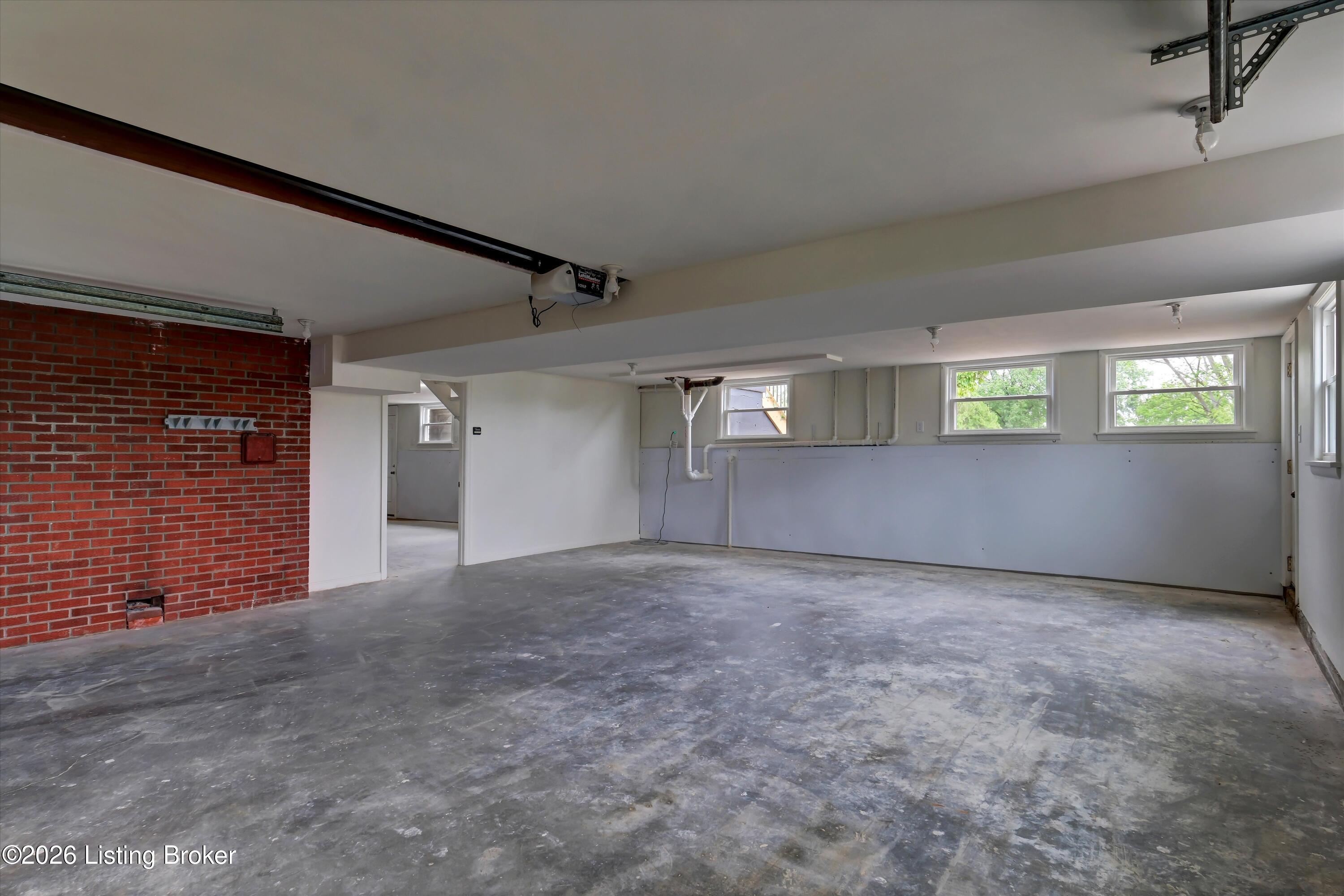 334 S Bardstown Rd Property Photo 26