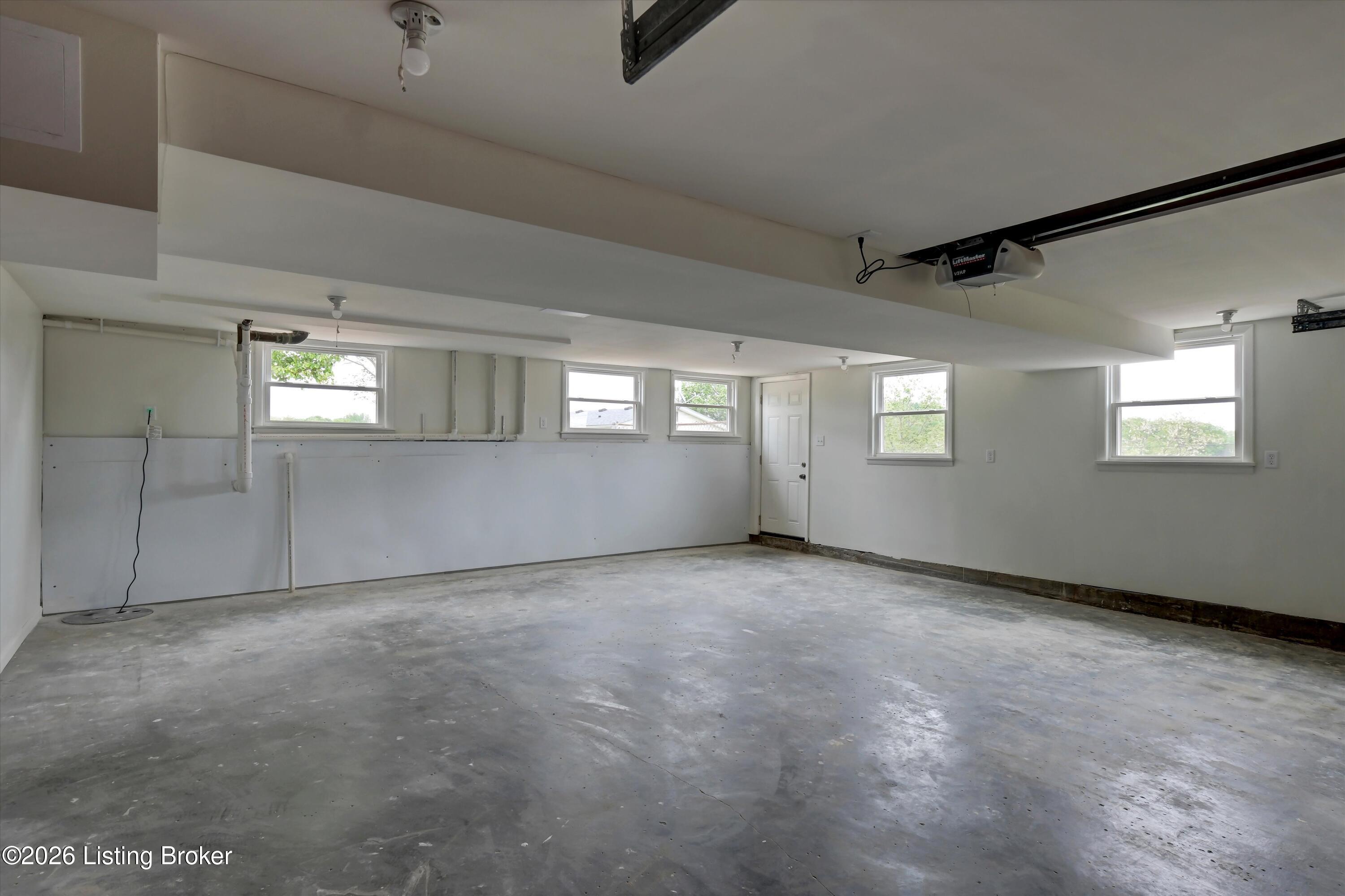 334 S Bardstown Rd Property Photo 58