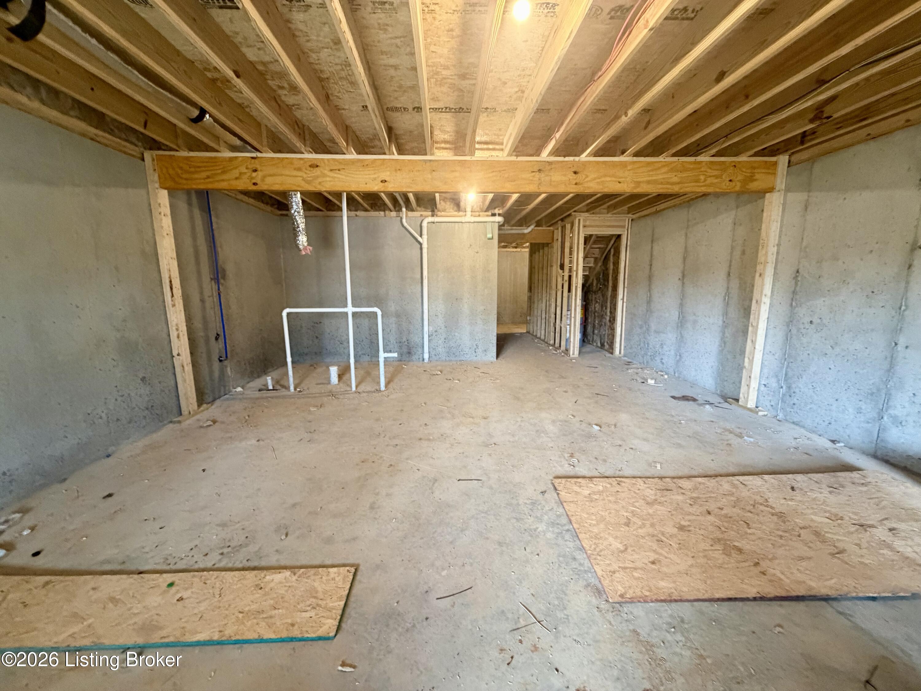 348/350 Breckinridge Cir Property Photo 6