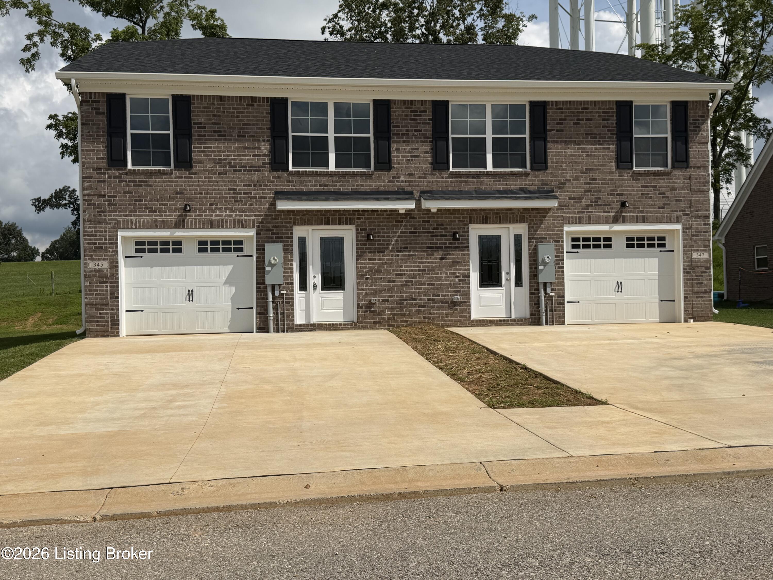 345/347 Breckinridge Cir Property Photo 1