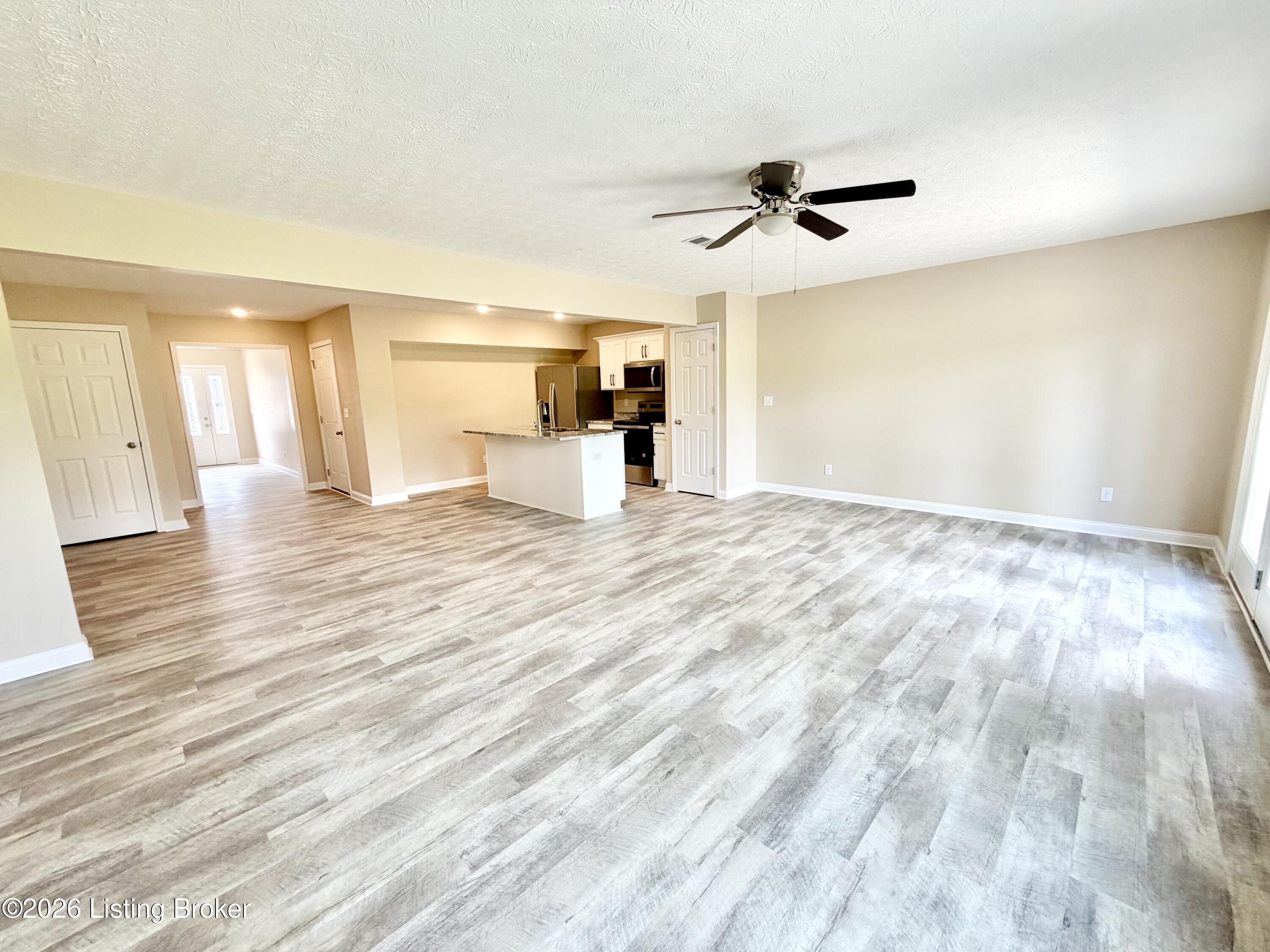 345/347 Breckinridge Cir Property Photo 3