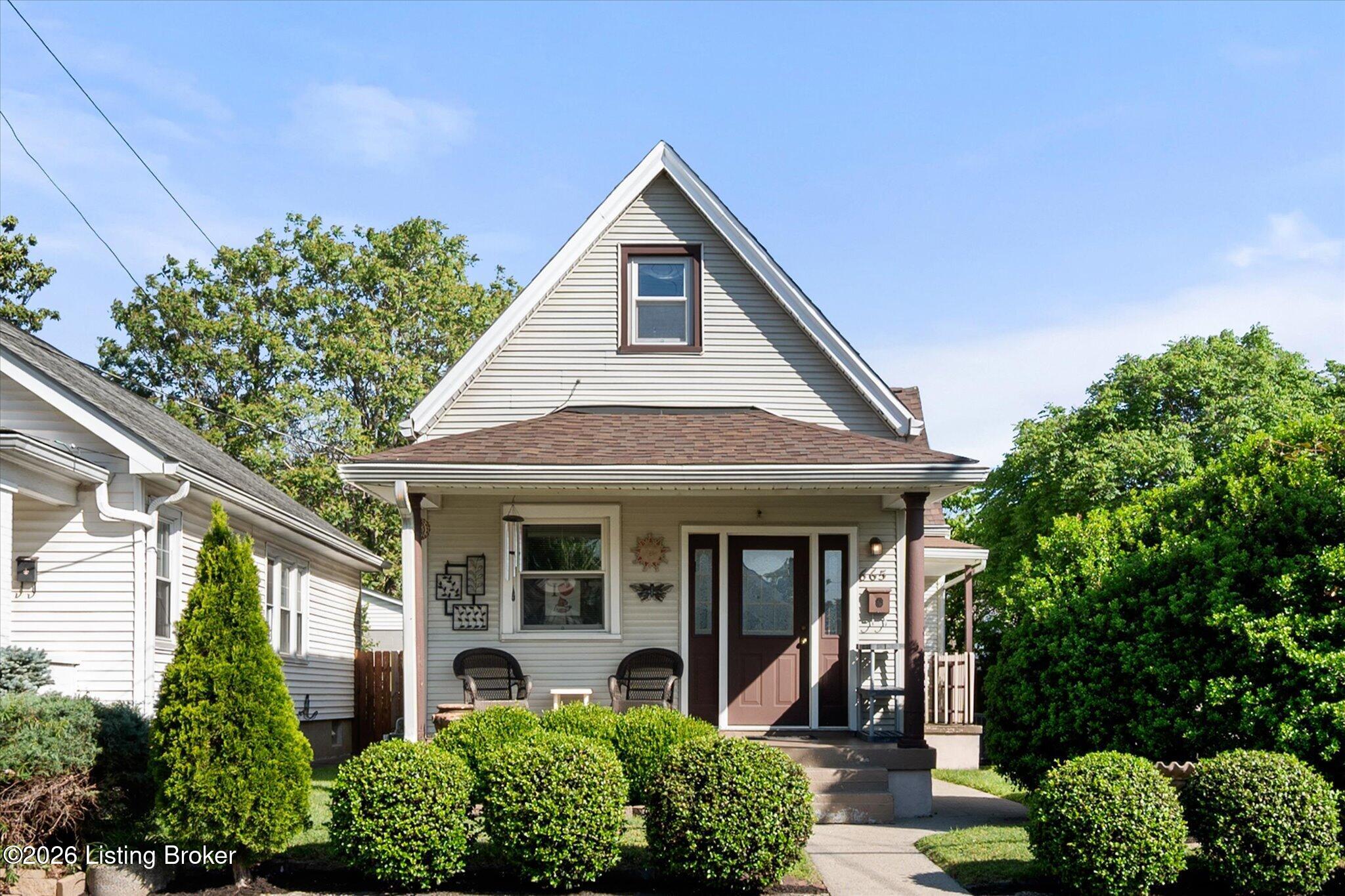 665 Lynn St Property Photo 1
