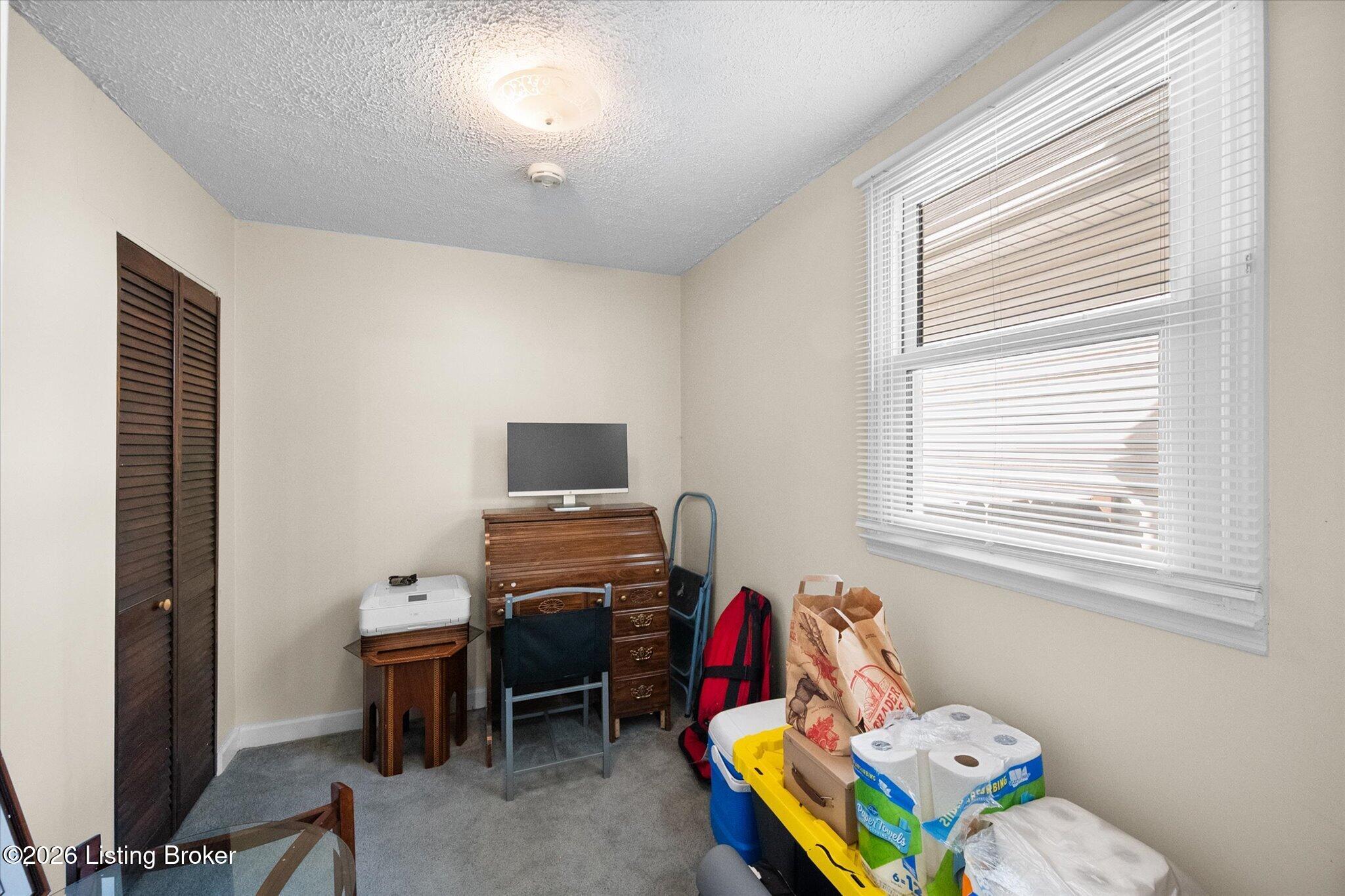 665 Lynn St Property Photo 12