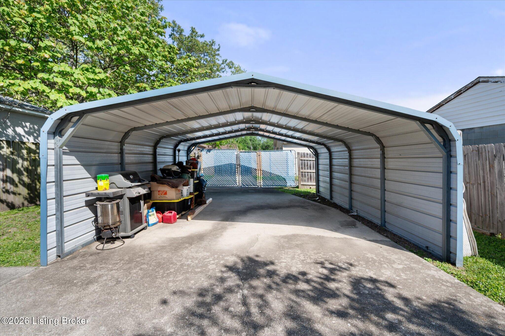 665 Lynn St Property Photo 19