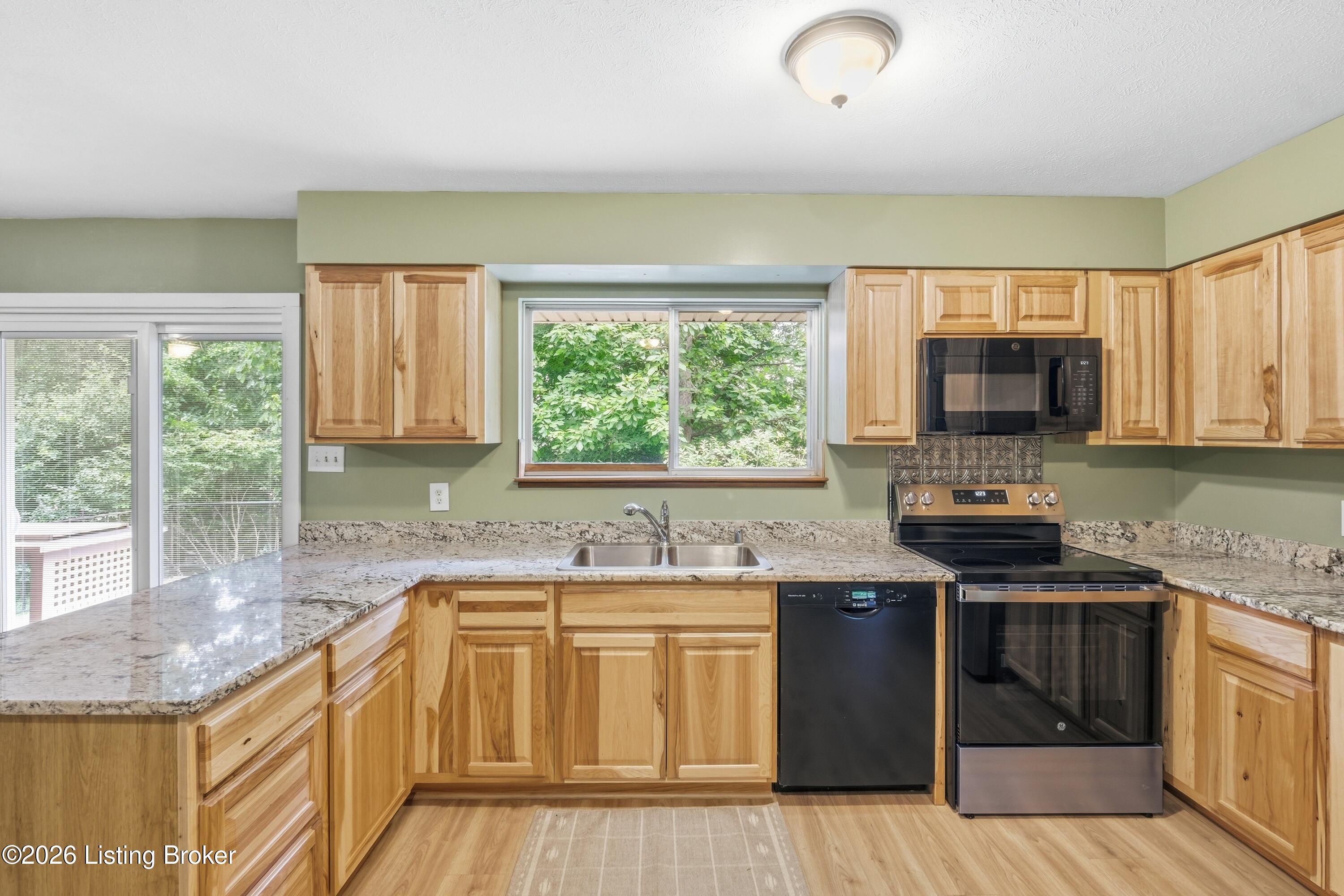 8603 Cool Brook Ct Property Photo 12