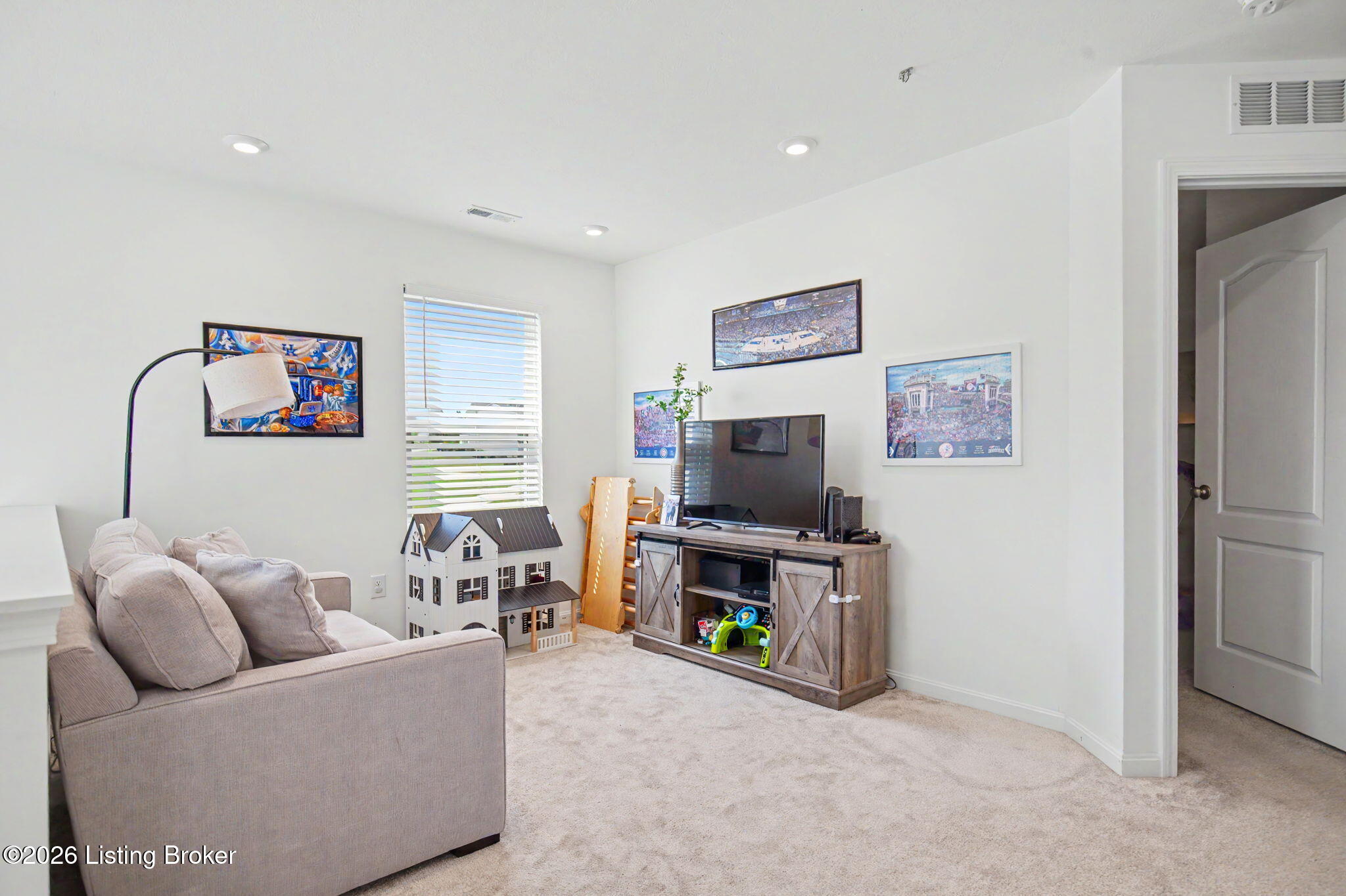3857 Scarlet Oak Ln Property Photo 18
