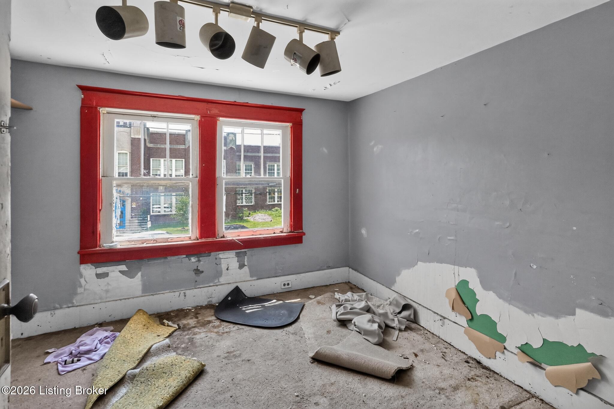 721 Denmark St Property Photo 21