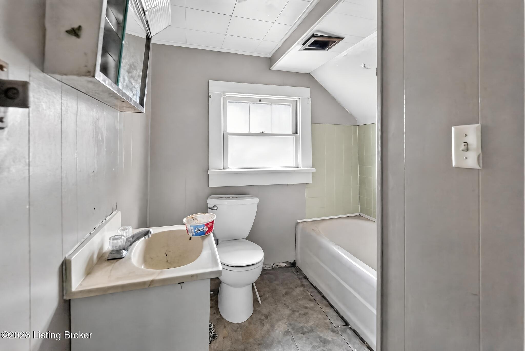 721 Denmark St Property Photo 25