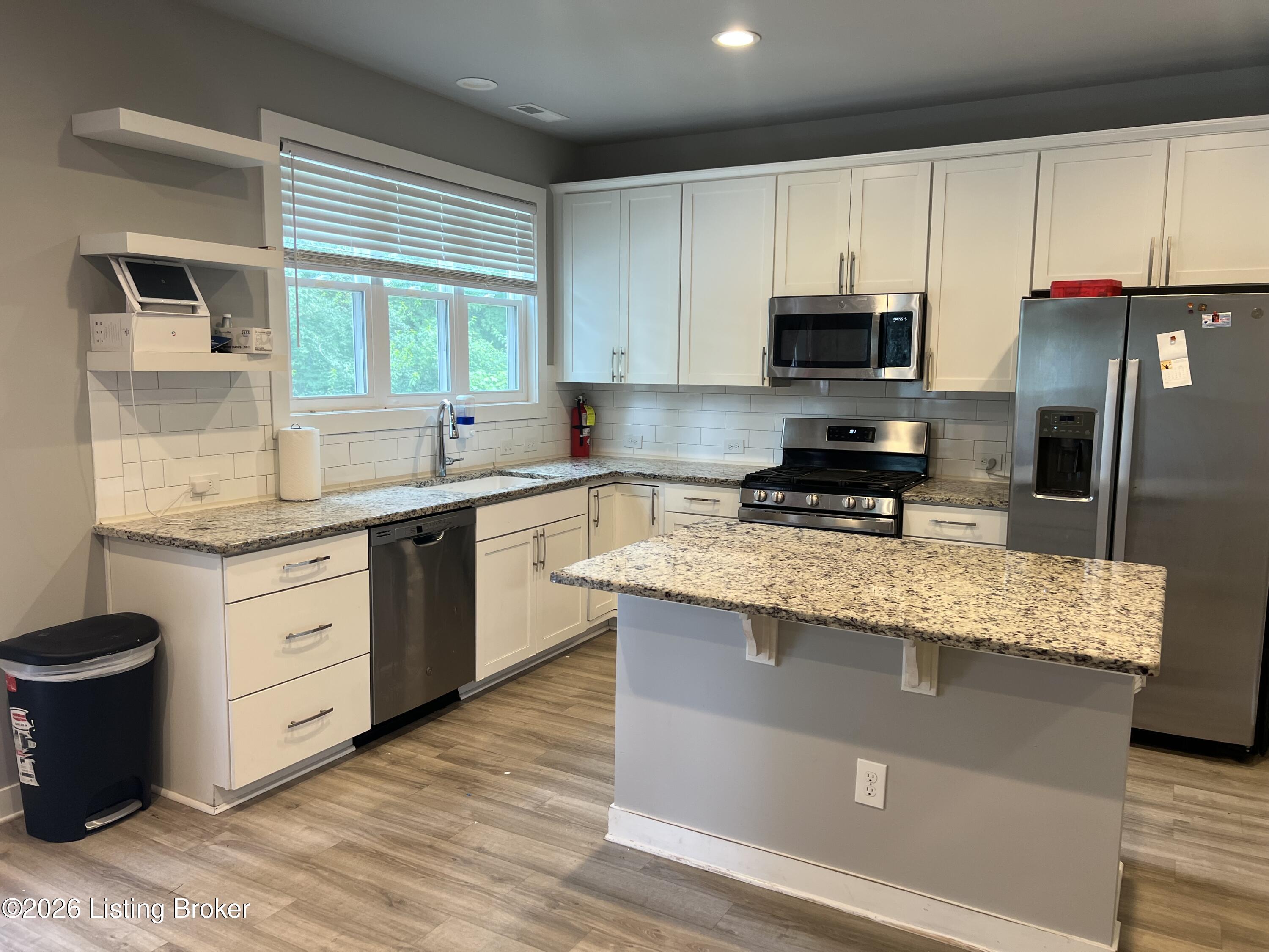 6107 Ledgerock Cove Pl Property Photo 6