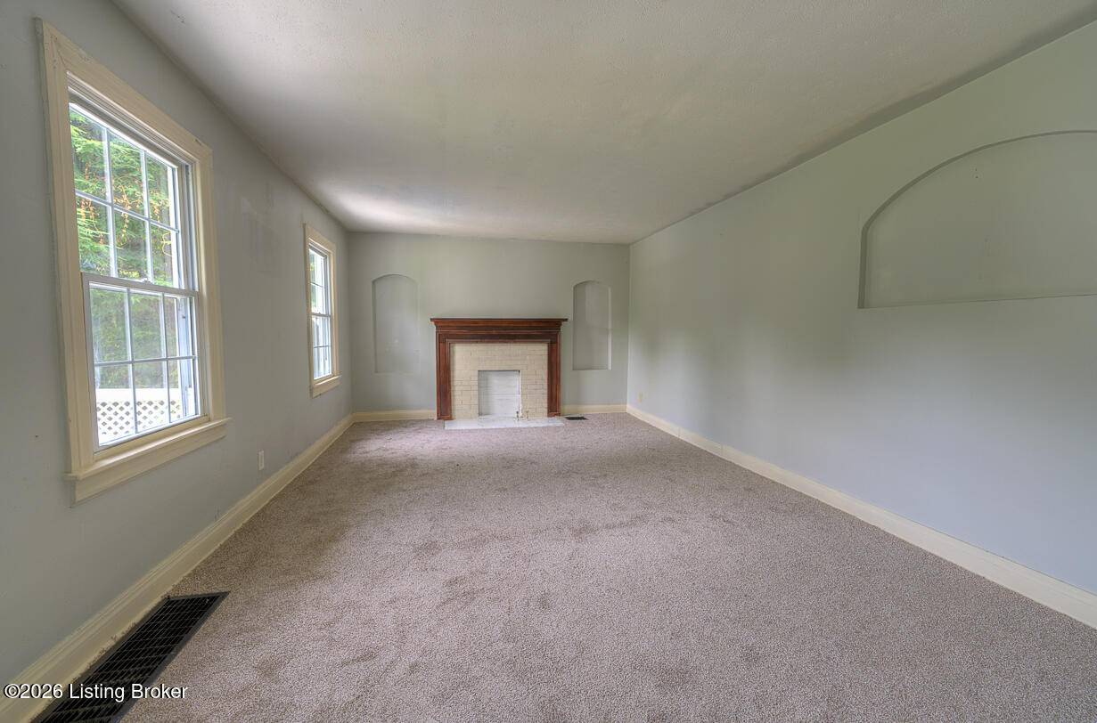 1536 Eskridge Ln Property Photo 9