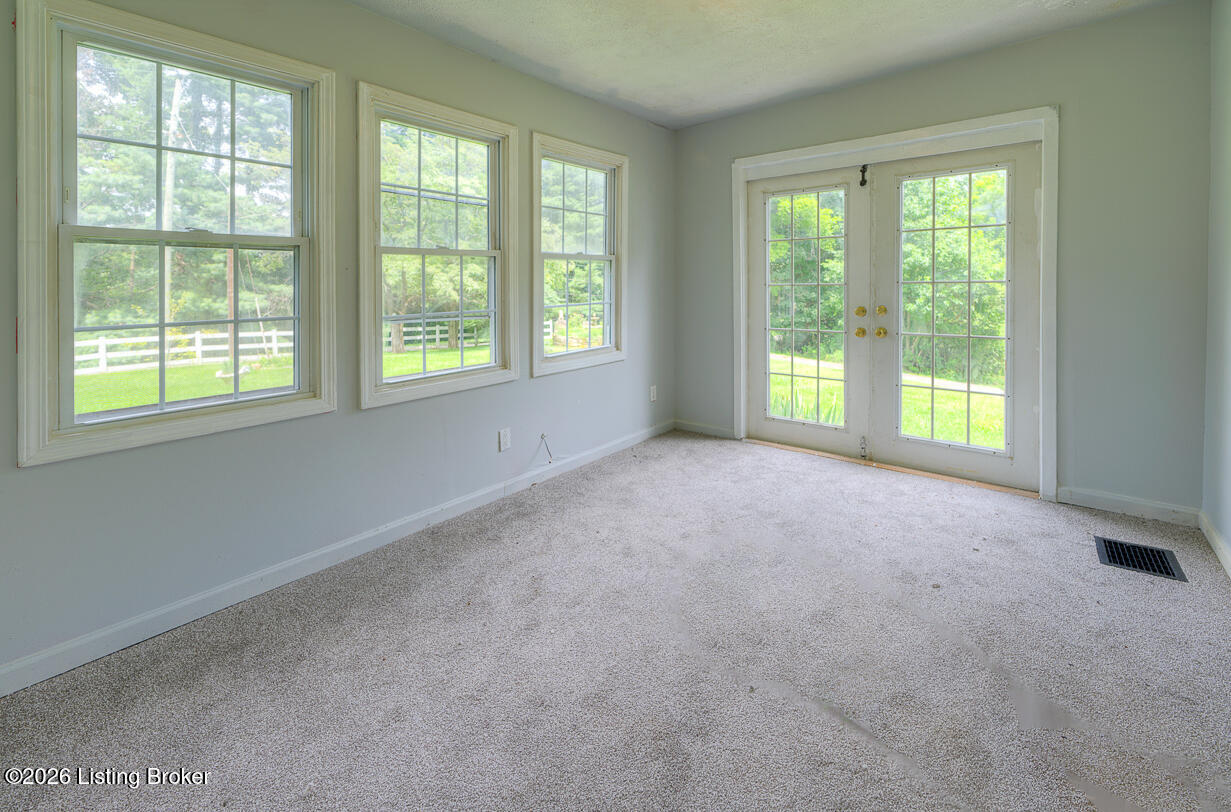 1536 Eskridge Ln Property Photo 15