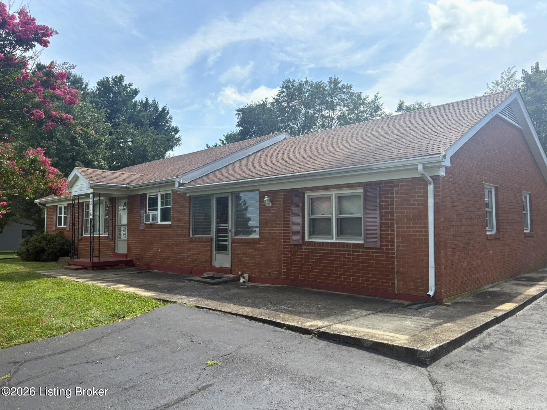 4316 Louisville Rd Property Photo 1