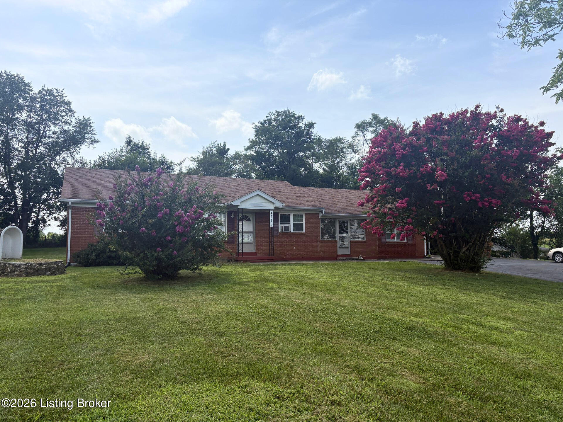 4316 Louisville Rd Property Photo 2