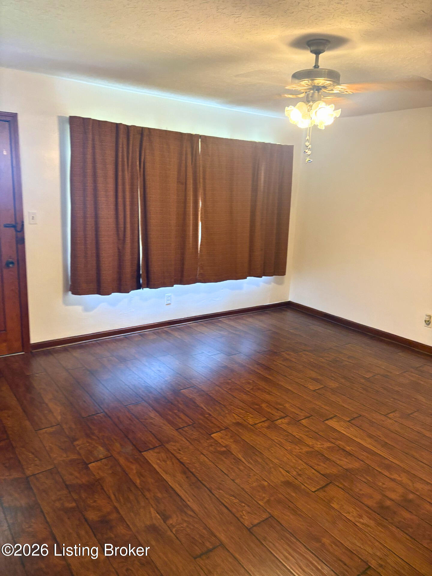 4316 Louisville Rd Property Photo 5