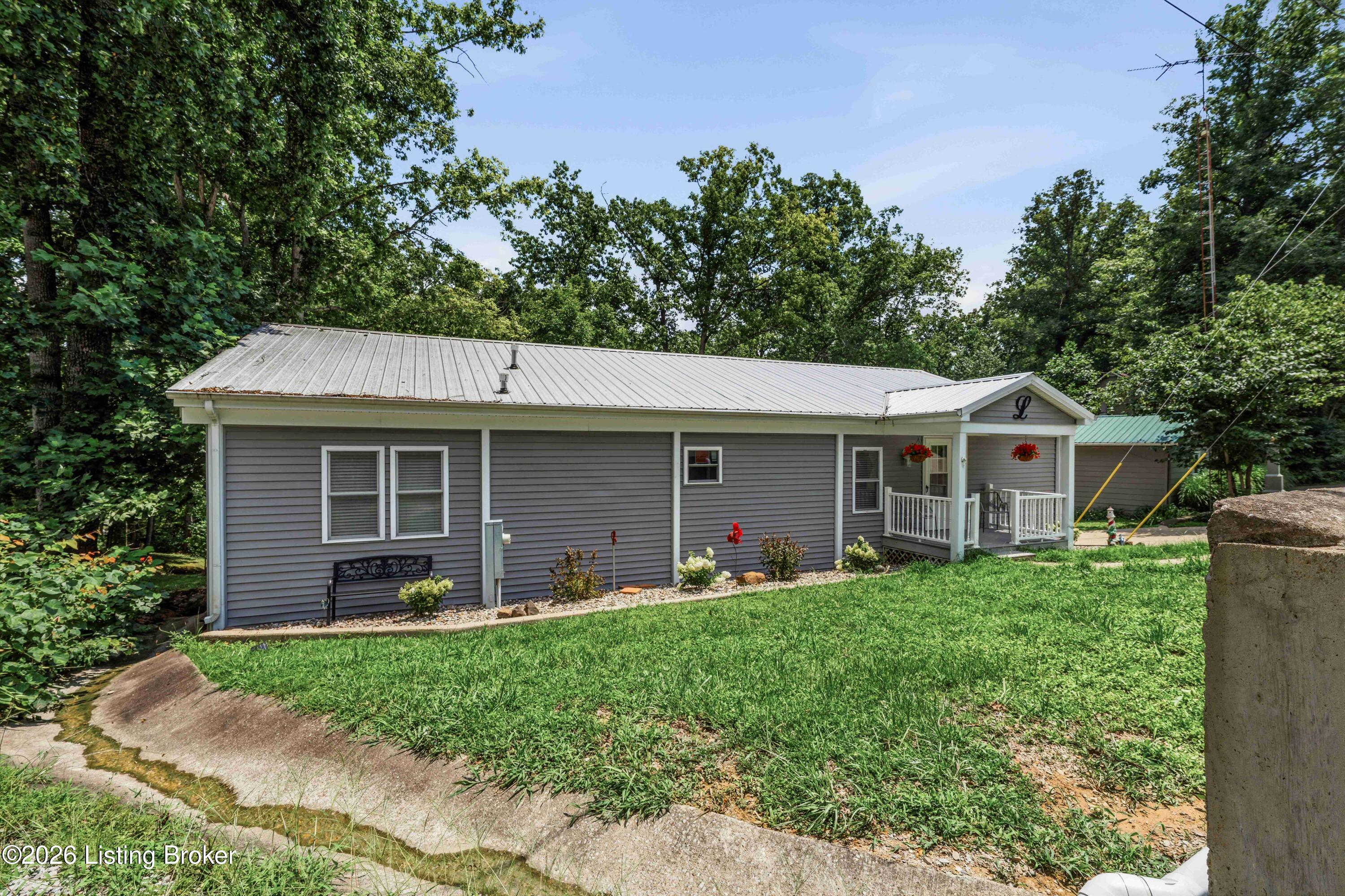 5 Eagle Nest Ct Property Photo 3