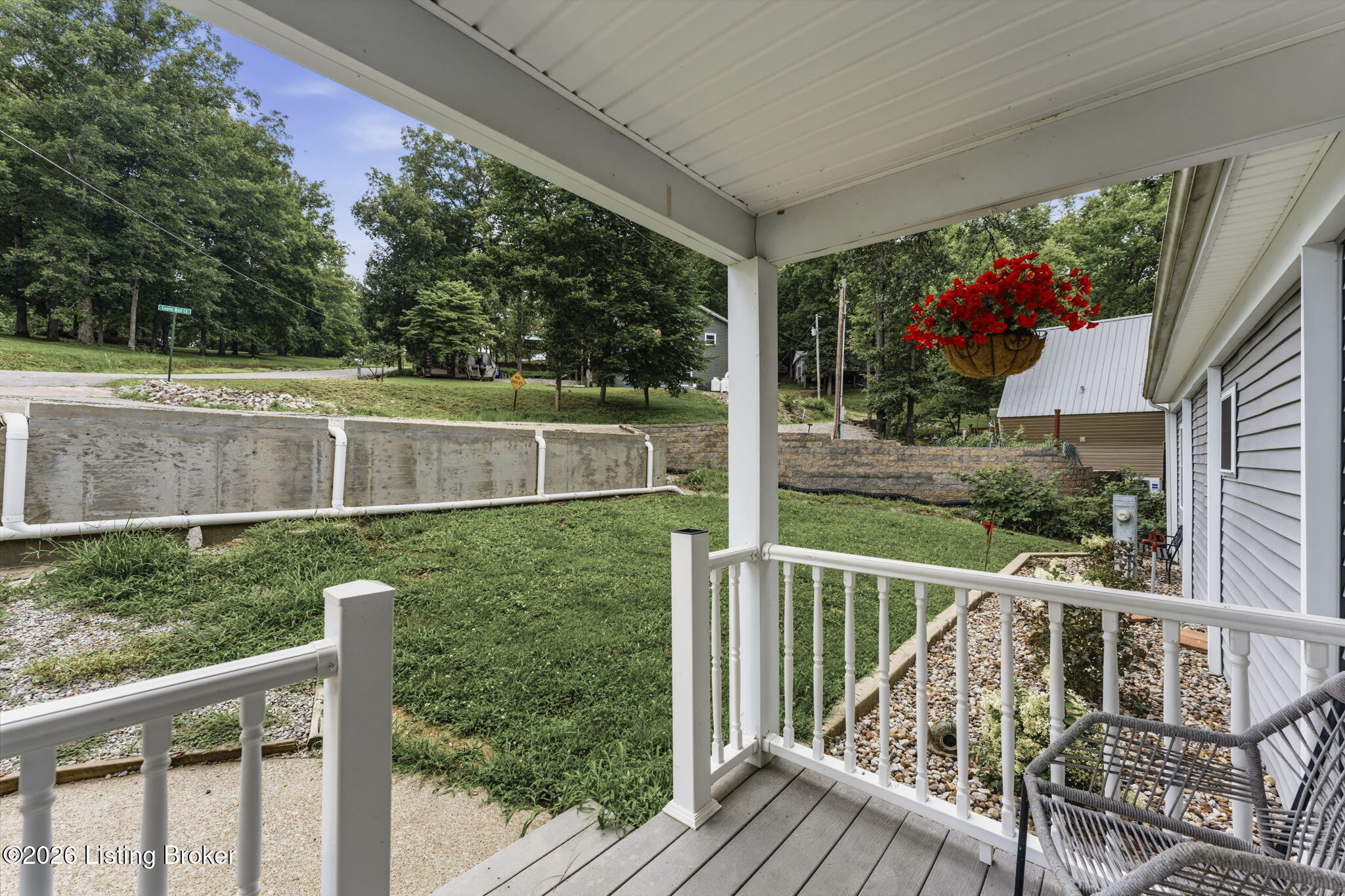 5 Eagle Nest Ct Property Photo 5