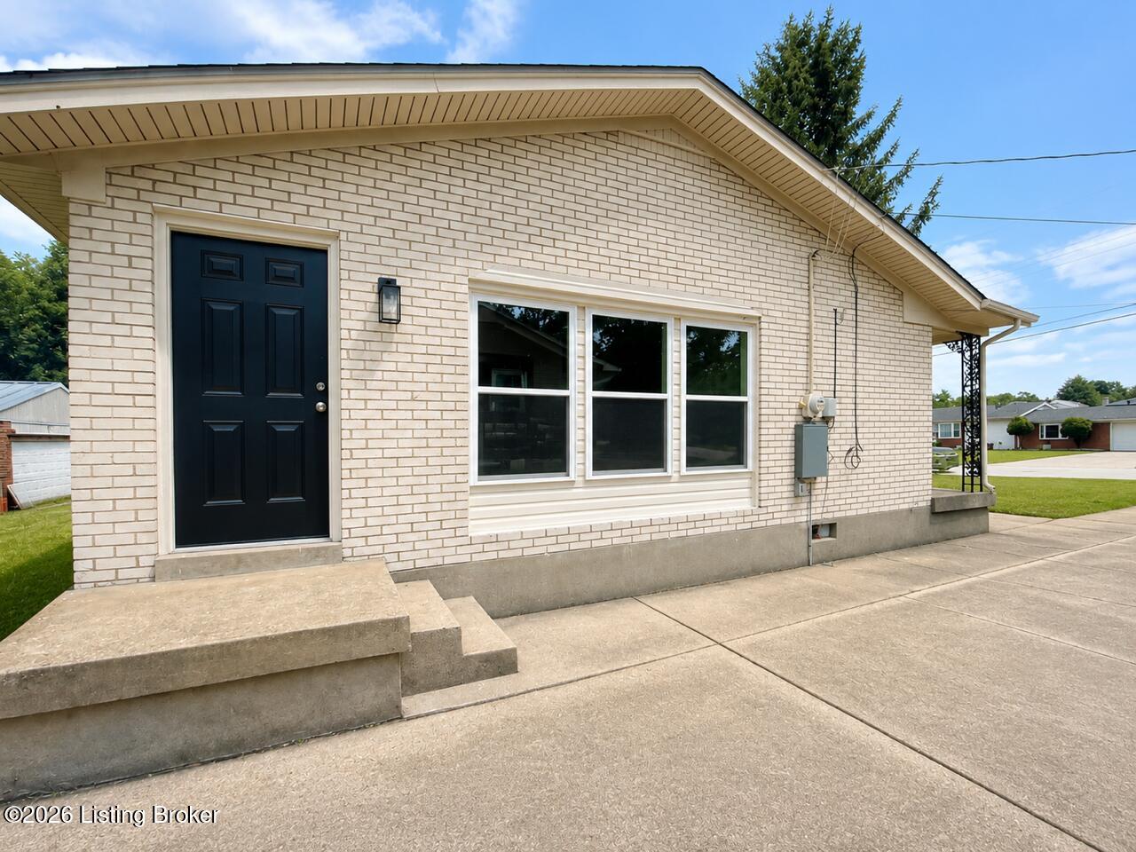 8006 Annella Way Property Photo 4