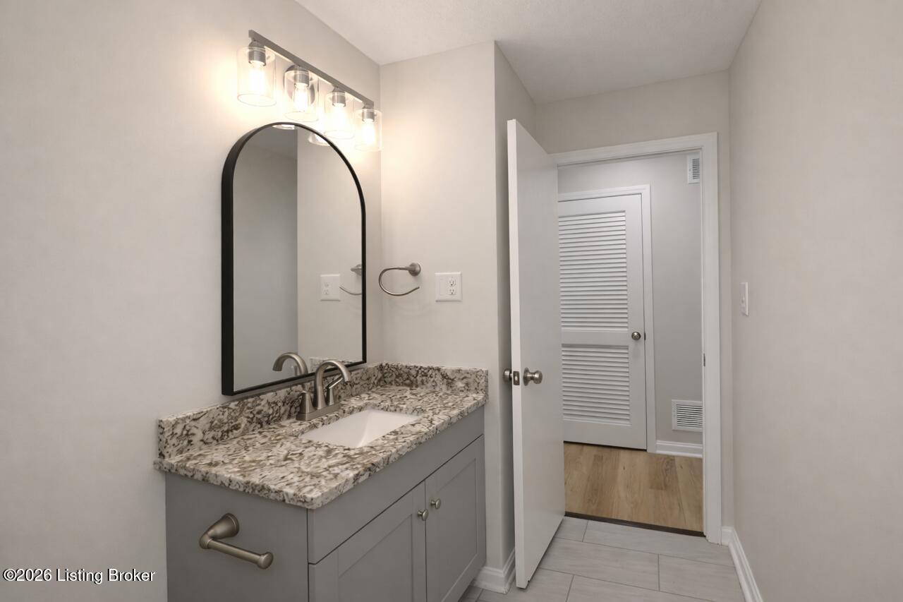 8006 Annella Way Property Photo 9