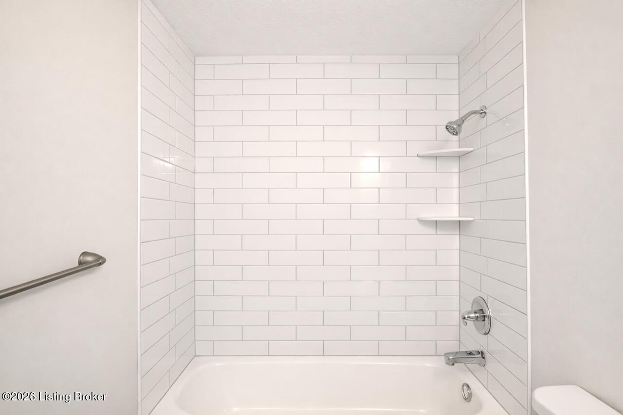 8006 Annella Way Property Photo 10